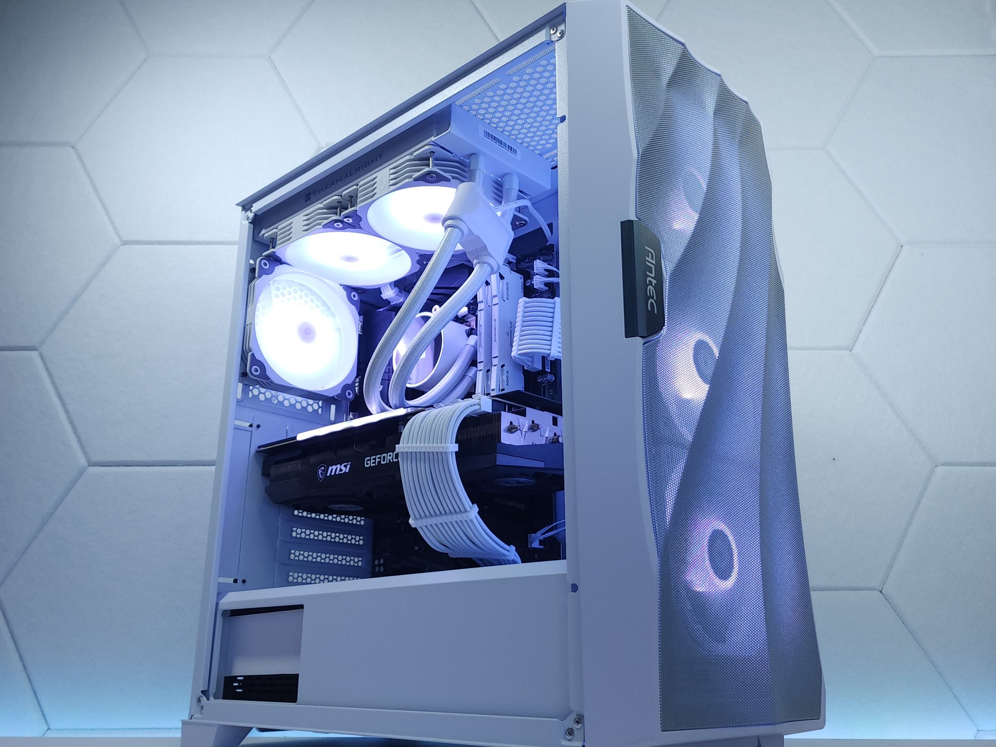 🤍🤍RTX 3080Ti | Ryzen 7 5700X | 32GB 3200MHz | 1TB NVMe SSD