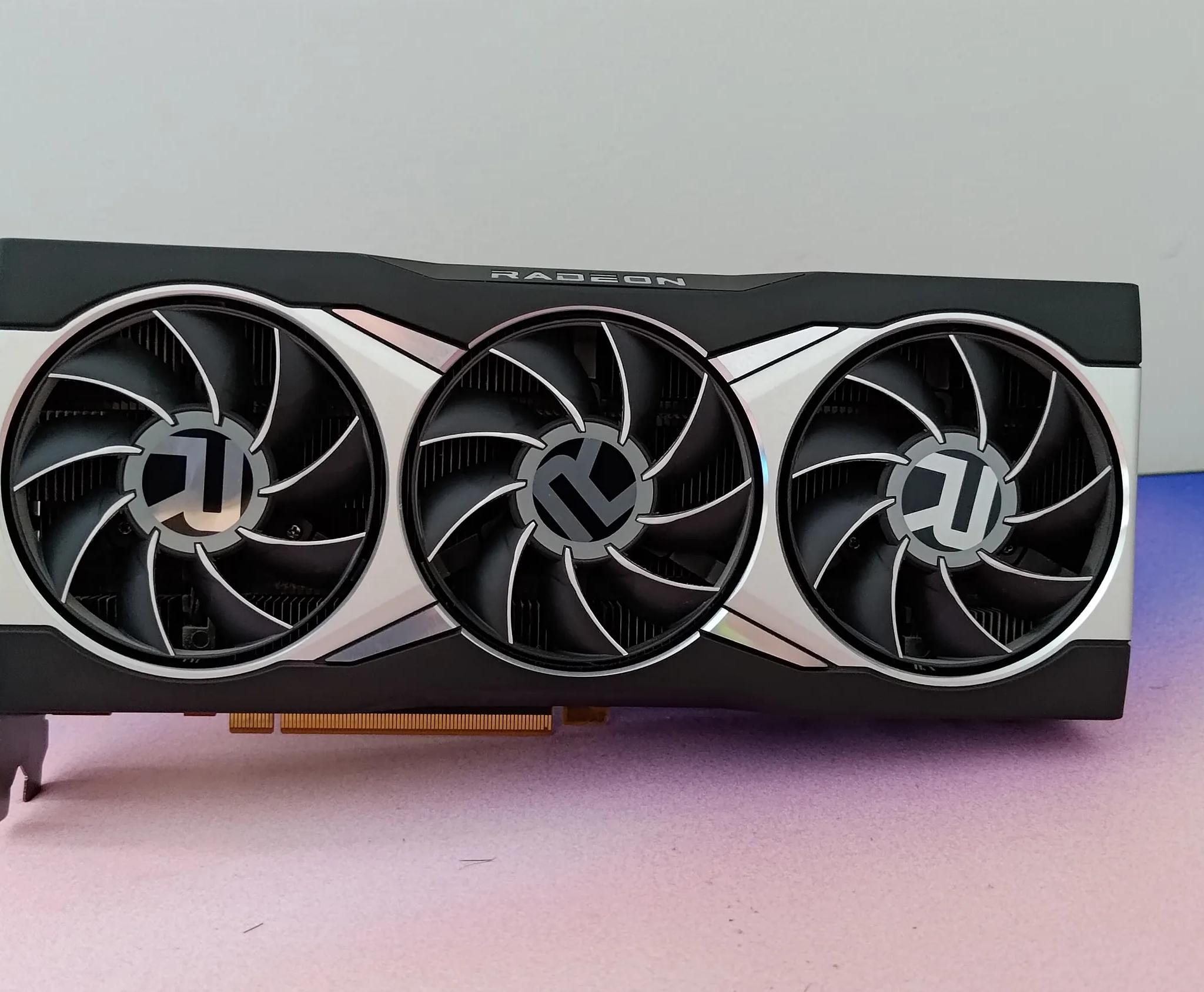 AMD RX 6900XT Reference