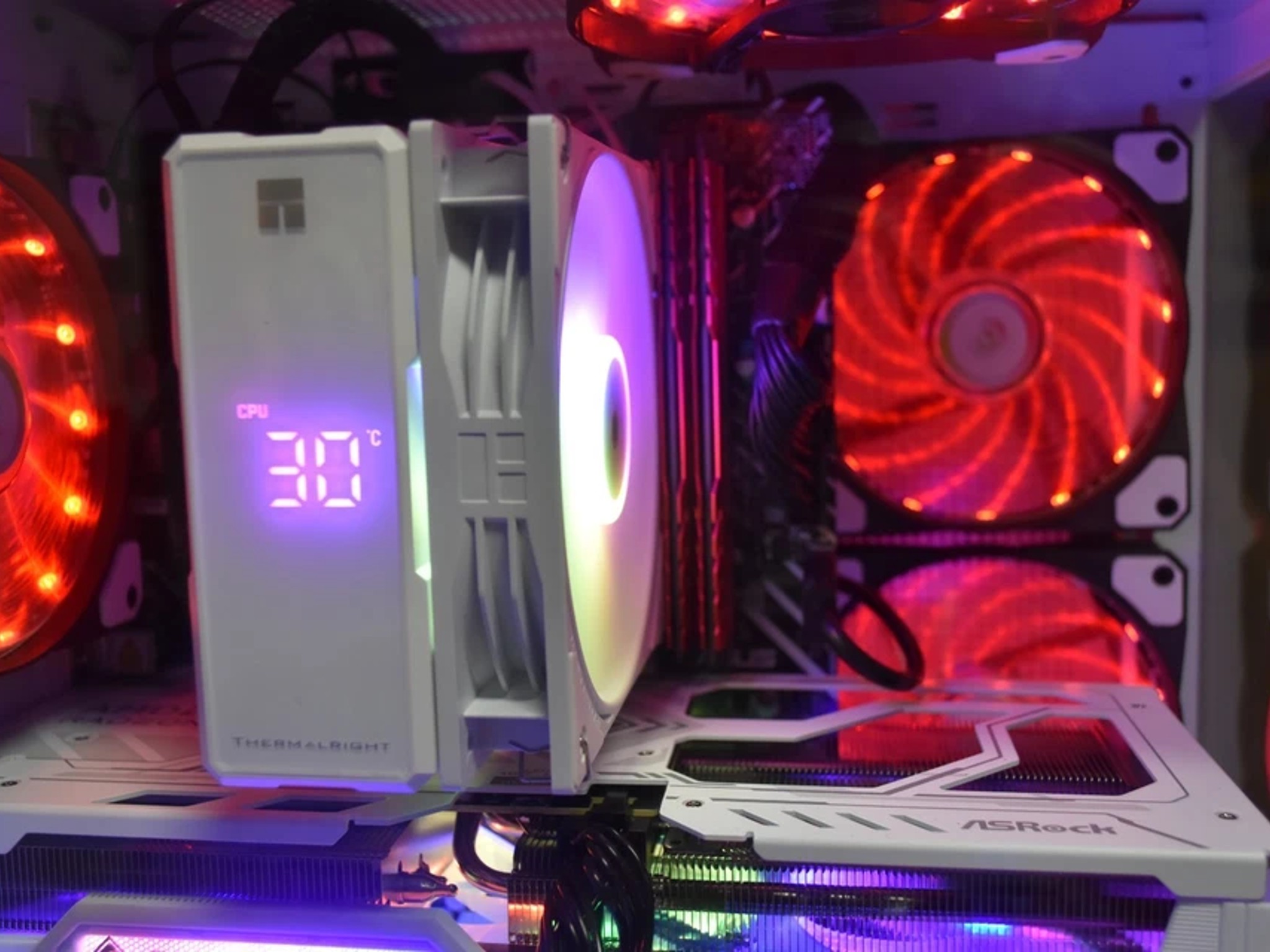 Gaming PC Intel I 5- 12500 Ram 16GB GPU RX9060 8 GB Steel Legends  1 TB + extras