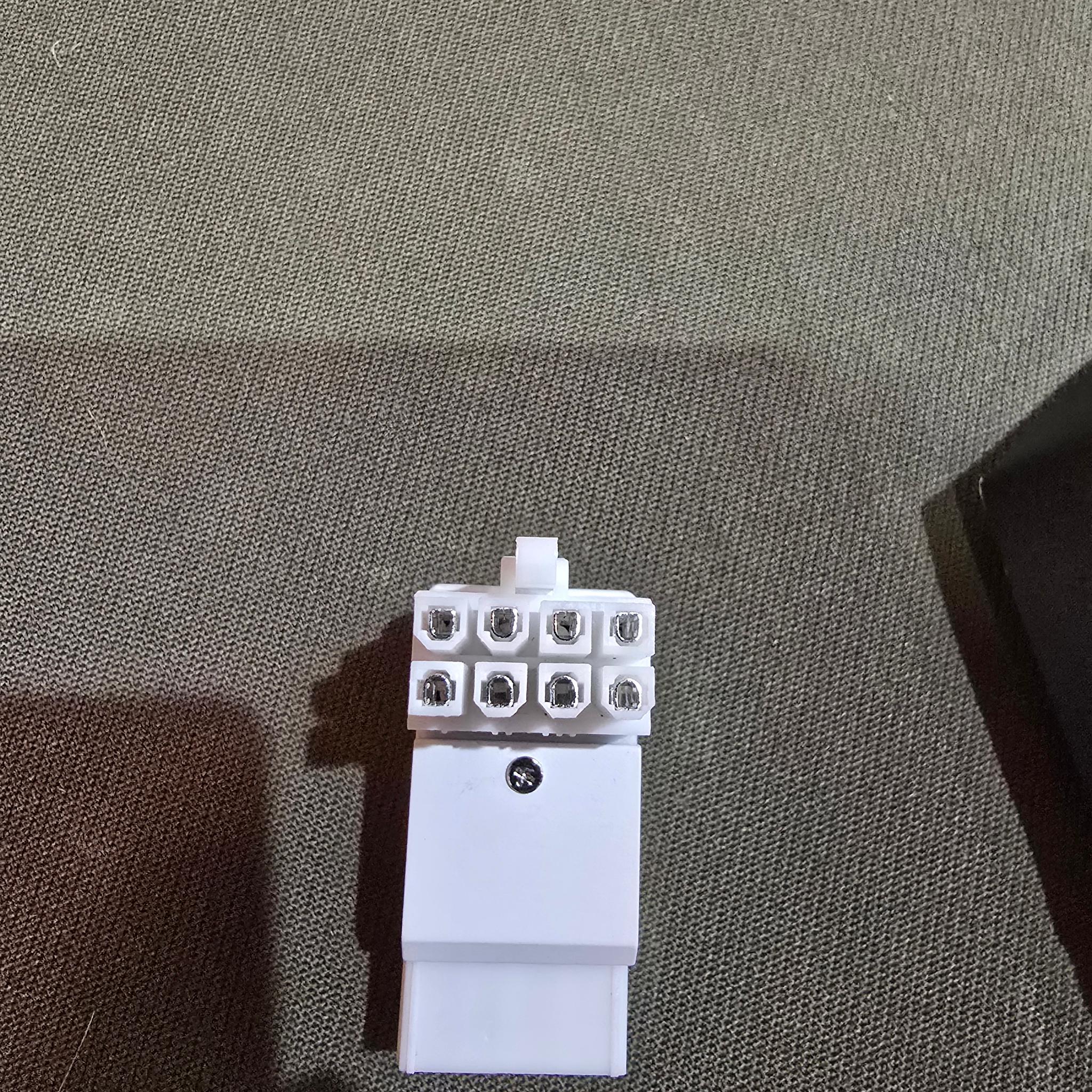 EZDIY-FAB Shield Series 8-Pin PCIe GPU Power Adapter 90-Degree Angled Connector Reverse Type White