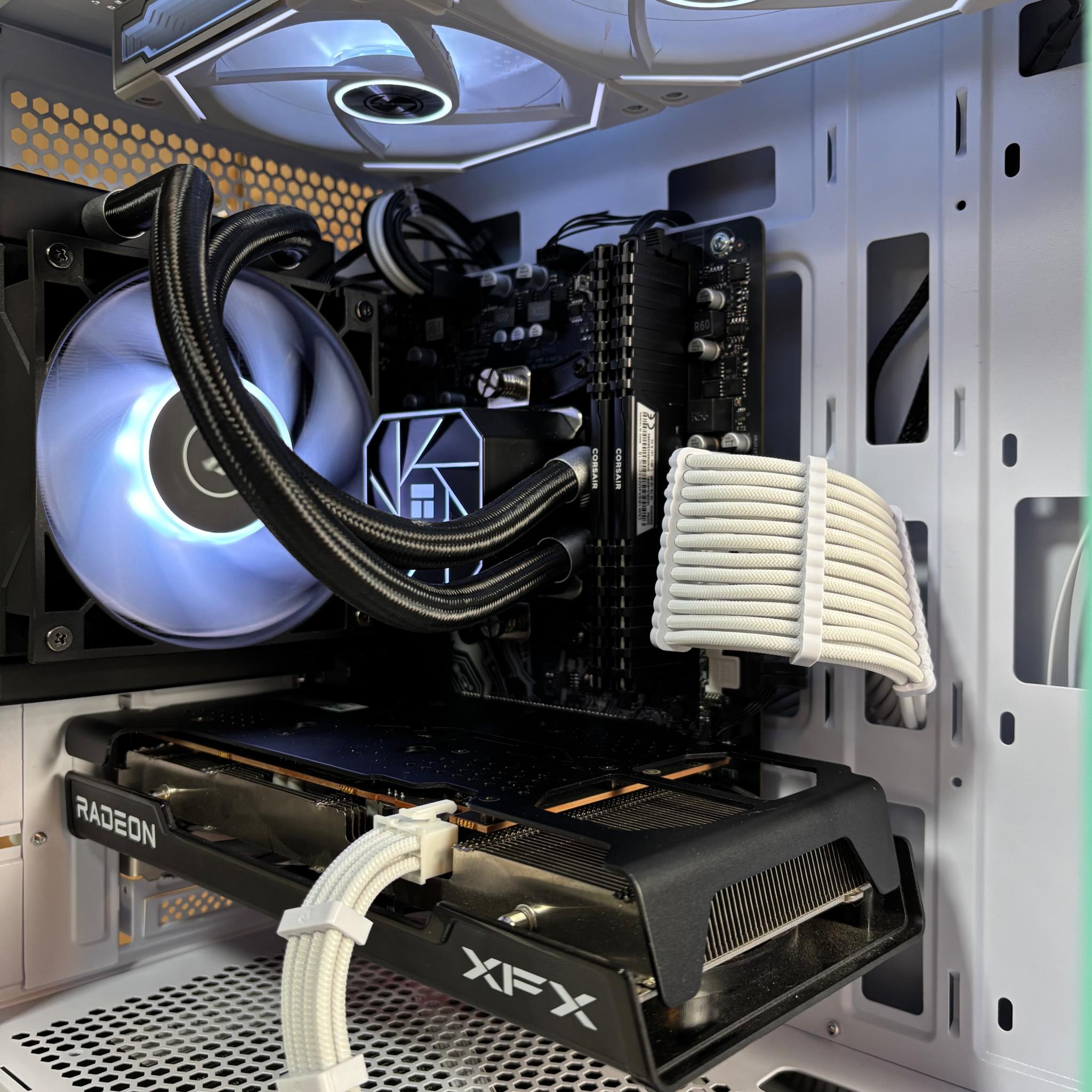 ⚫️⚪️ | Ryzen 5 3600 + RX 6600 8GB | 16GB | WiFi INCLUDED