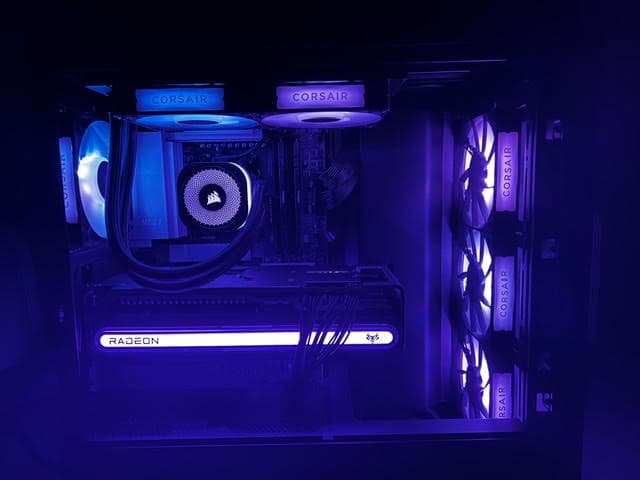 Corsair FRAME 4000D Gaming PC – Ryzen 9 9950X3D, RX 7900 XTX 24GB, 64GB DDR5, 2TB Gen5 SSD
