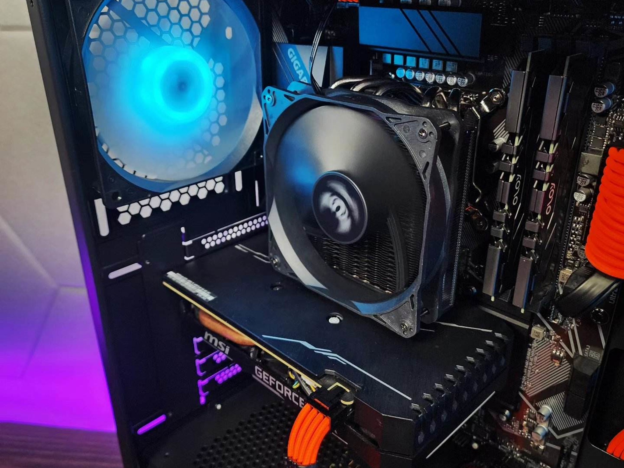 💙🧡💙 MSI GTX 1660 Ti // Intel Core i5 10500 // OLOy 16GB 3200MHz // Crucial P3 500GB NVMe Gen3