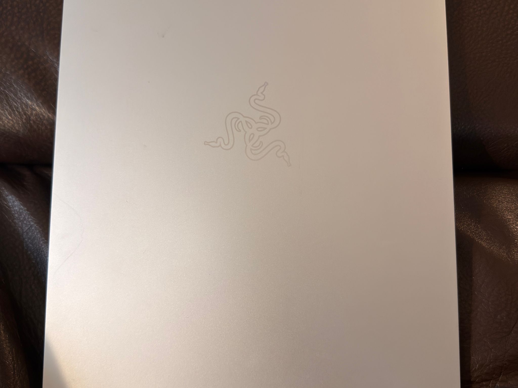 Razer Blade 14 2025 Silver - Ryzen AI 9 365 RTX 5070 8gb