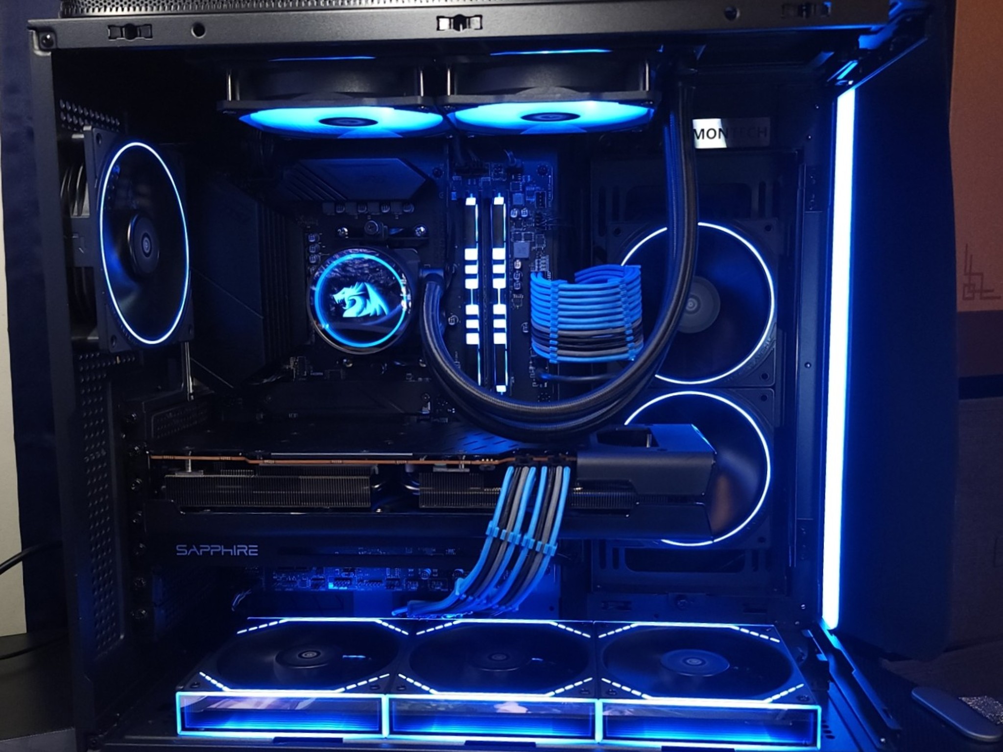 Tron Legacy Dark Gaming - Ryzen 7 5700X3D | RX 6800