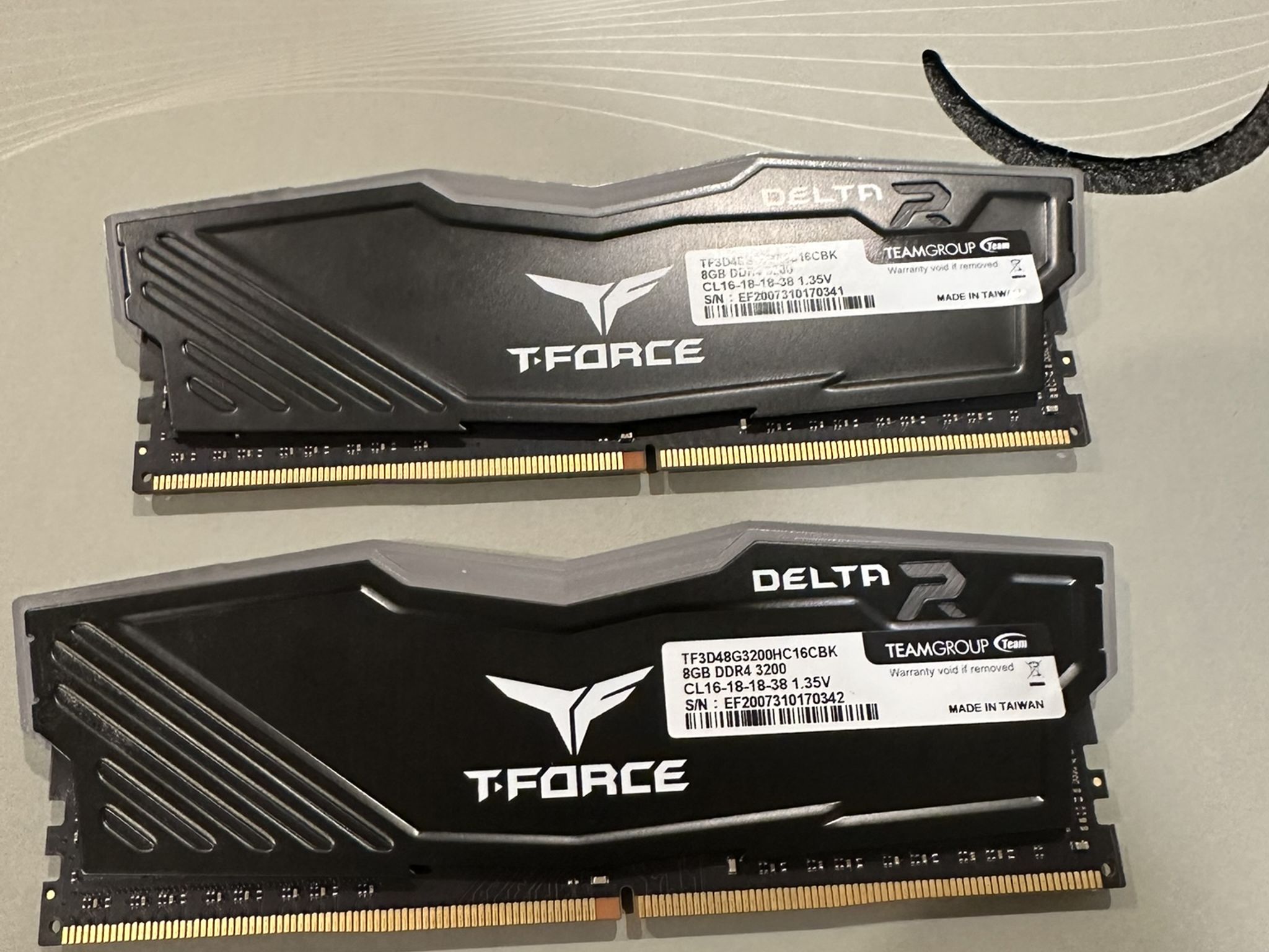 Team T-FORCE Delta RGB 3200MHz - 2 X 8 GB