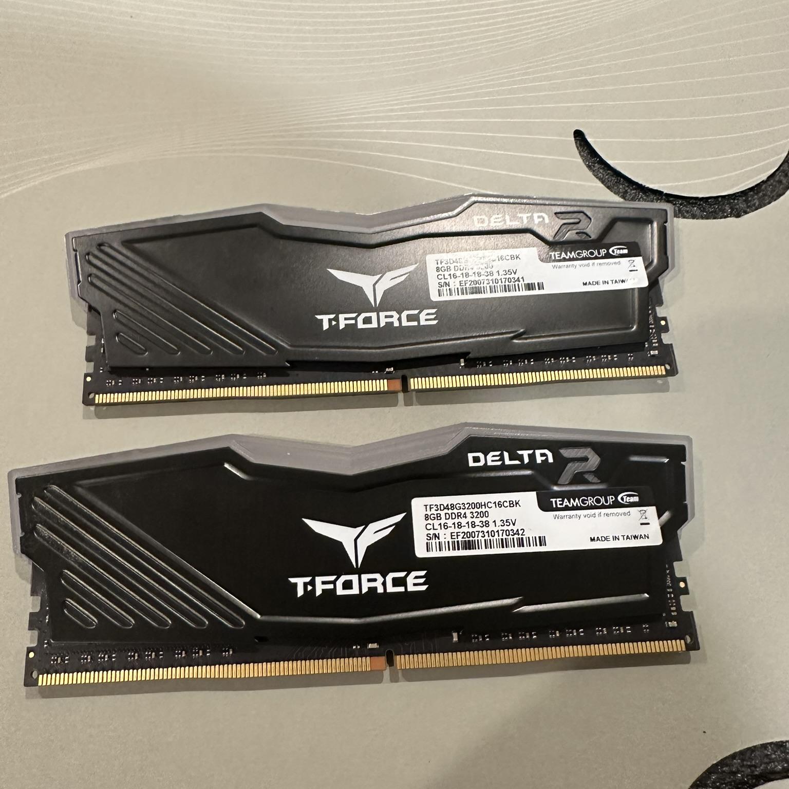 Team T-FORCE Delta RGB 3200MHz - 2 X 8 GB