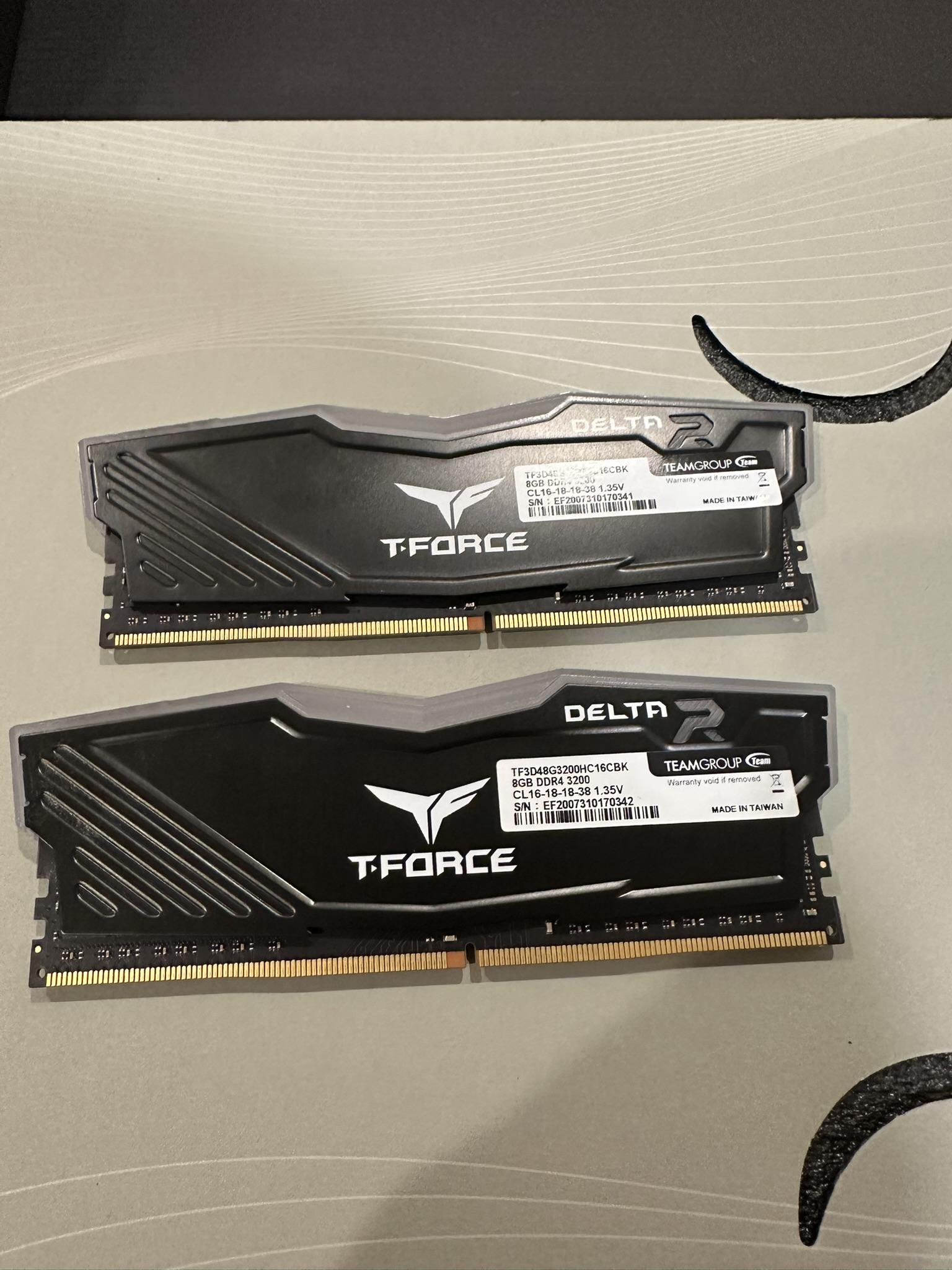 Team T-FORCE Delta RGB 3200MHz - 2 X 8 GB