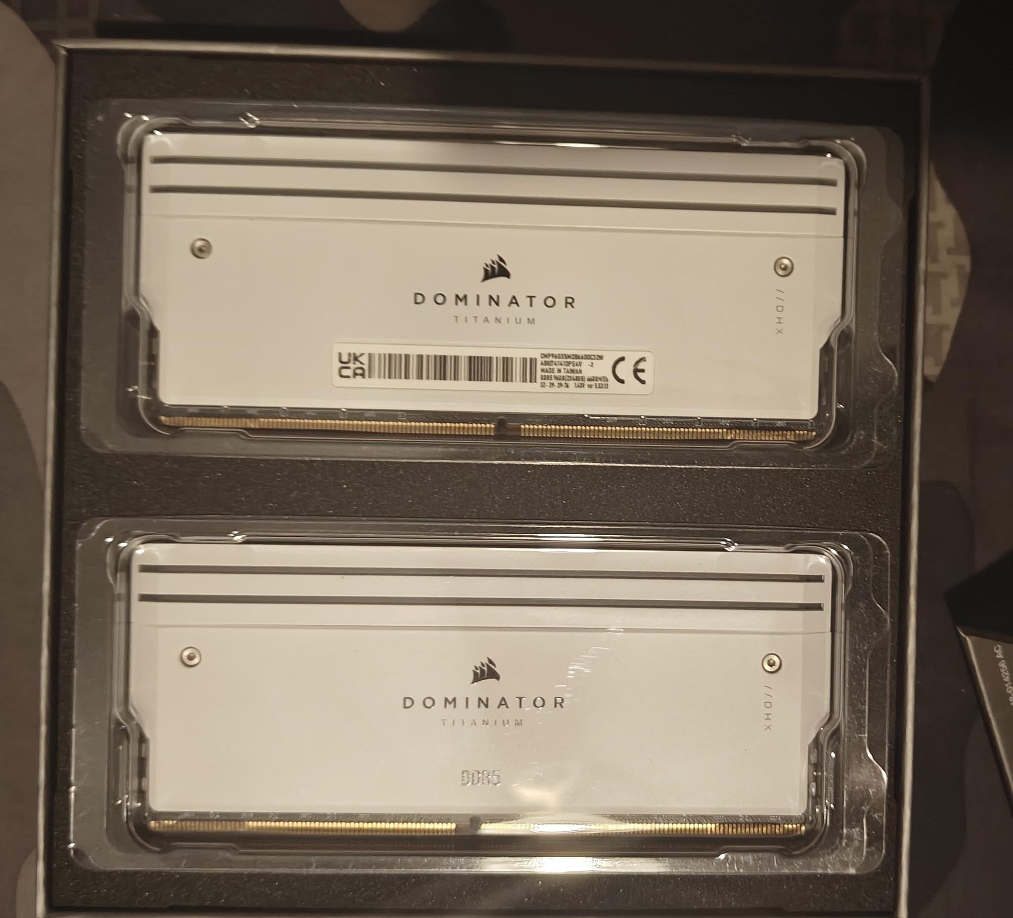 CORSAIR Dominator Titanium 96GB (2 x 48GB) DDR5 6600 CL32