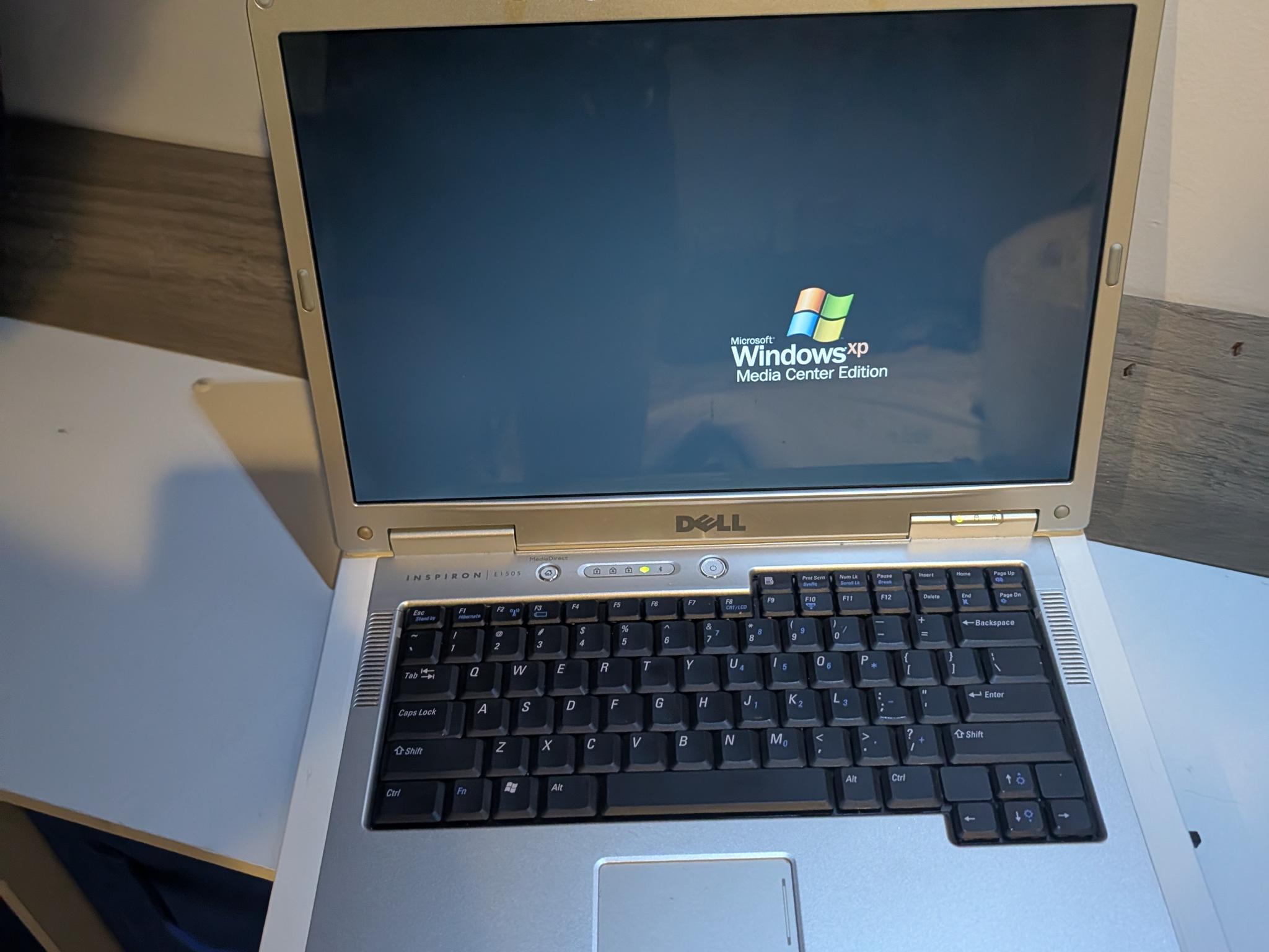 DELL Windows XP Laptop, Like new!
