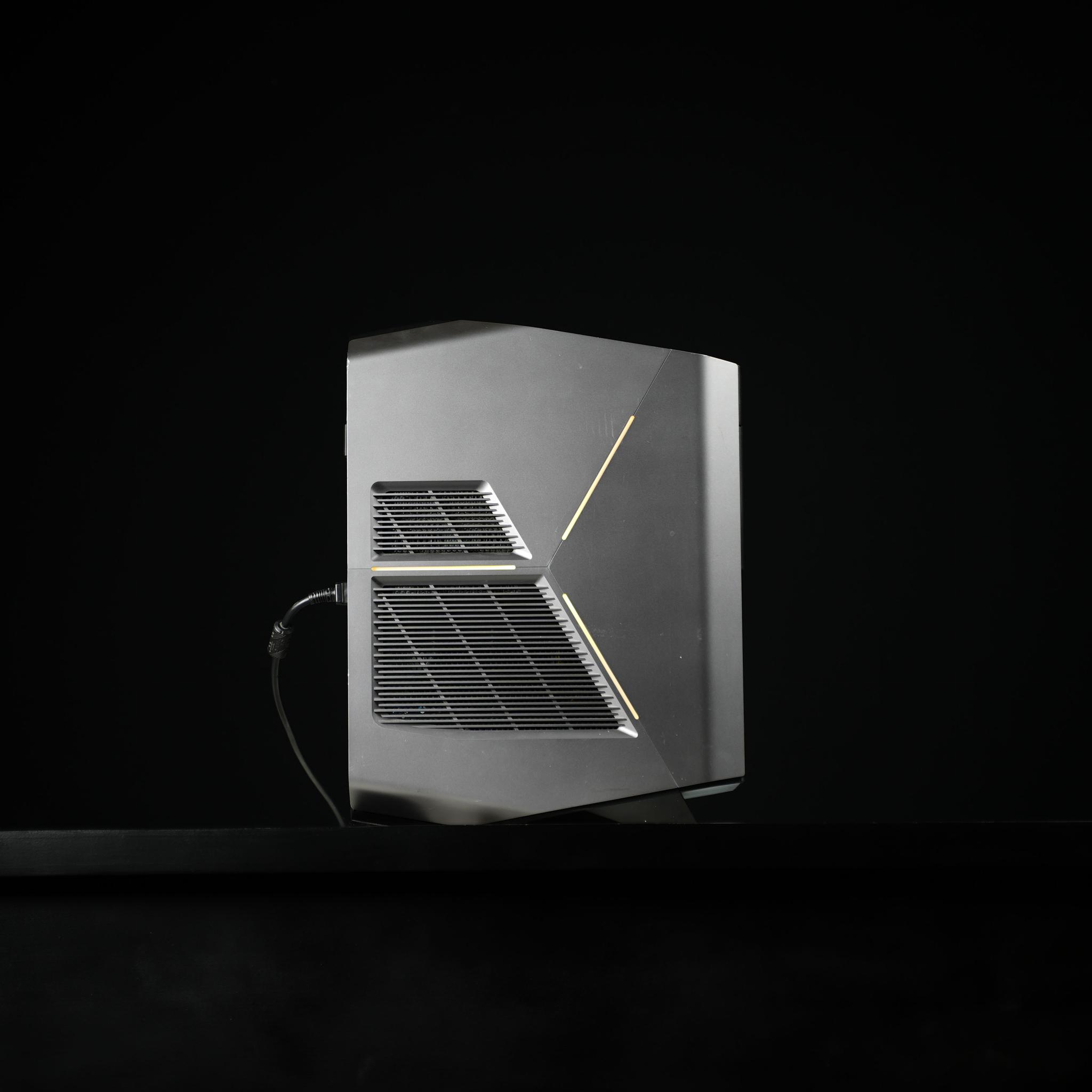 \ NA-10 / RX 580 Intel Core i7 8700 .5TB Windows 11 16GB Gaming PC
