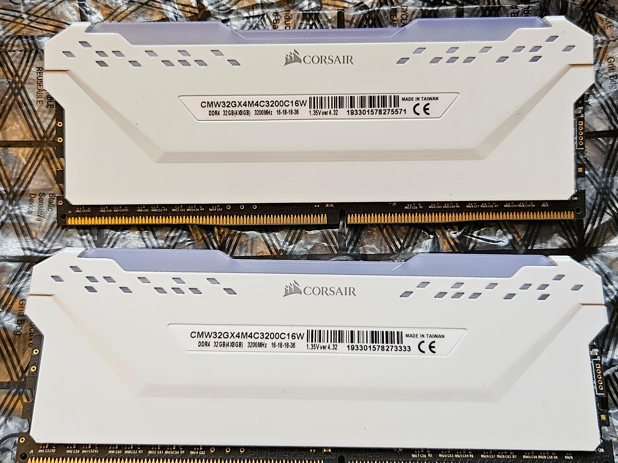 16GB(2x8GB) White Corsair Vengeance RGB PRO 3200MHz DDR4 RAM
