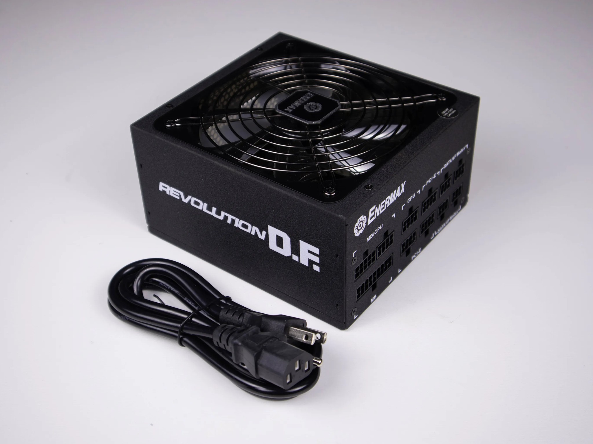 Enermax Revolution D.F 850W 80+ Gold Full Modular Power Supply