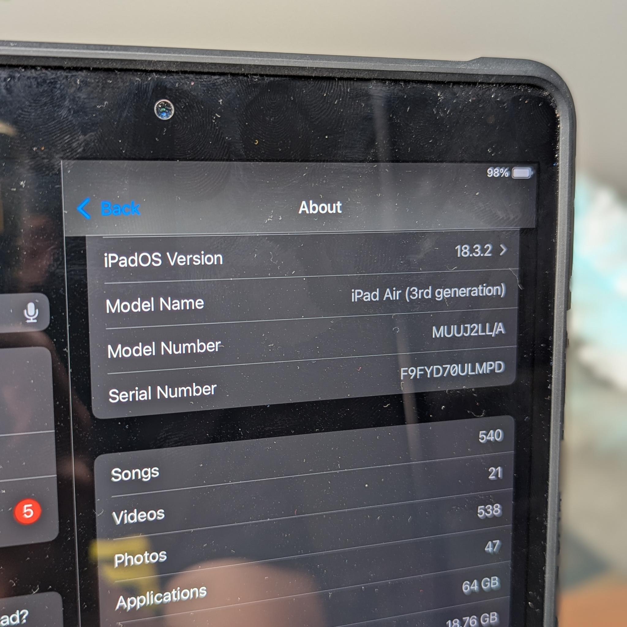 iPad Air 3rd Gen | 64 GB | Near Mint Condition! | Case, Screen Protector, Charger, & Cable included