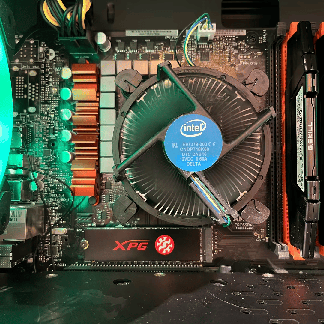 i5 9400F 16GB DDR4 AMD R9 390 m.2 500GB