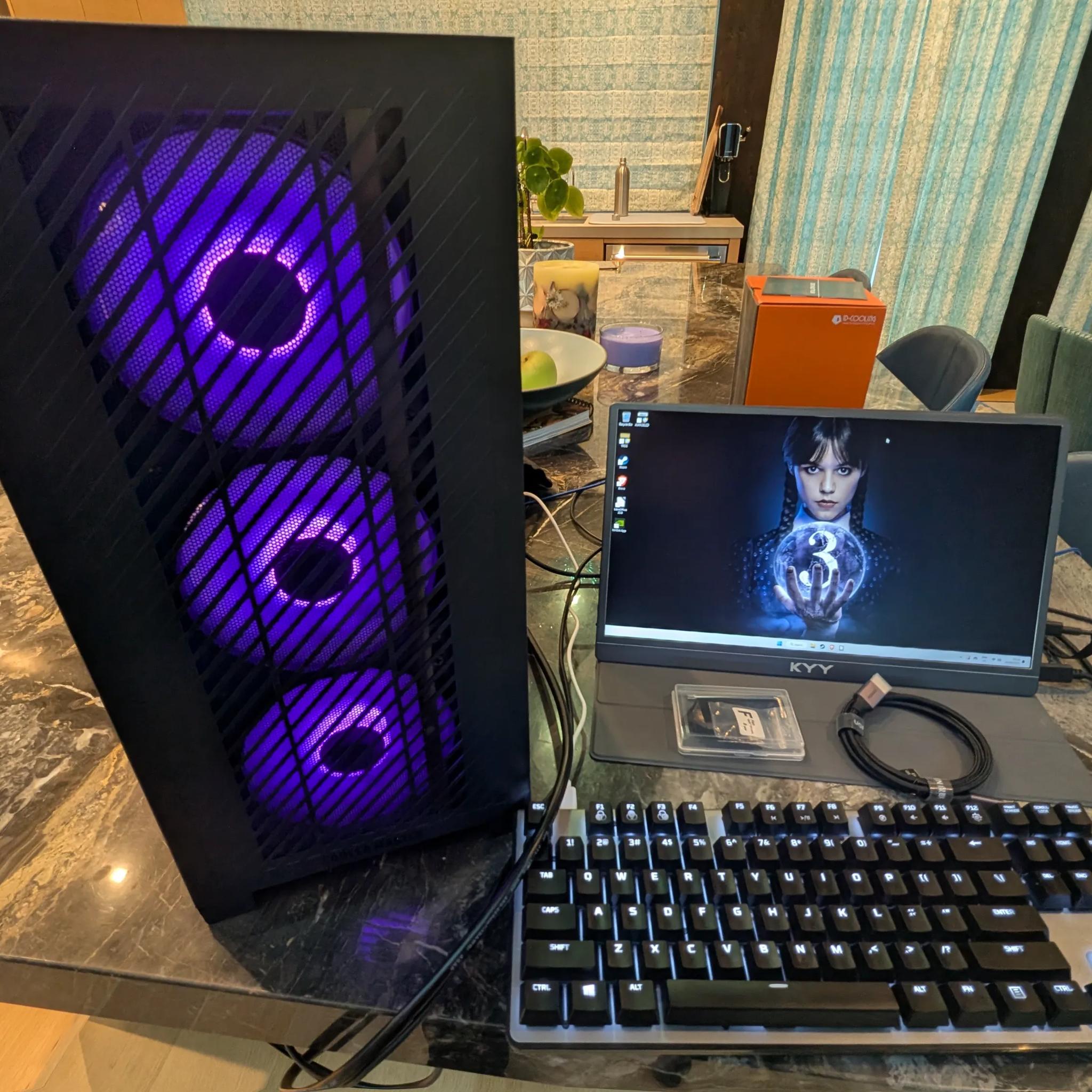 The Nightshade - RTX 5070, Ryzen 7 8700F, 32 GB DDR5, 2 TB Gen 4 NVME, RGB, LCD Display