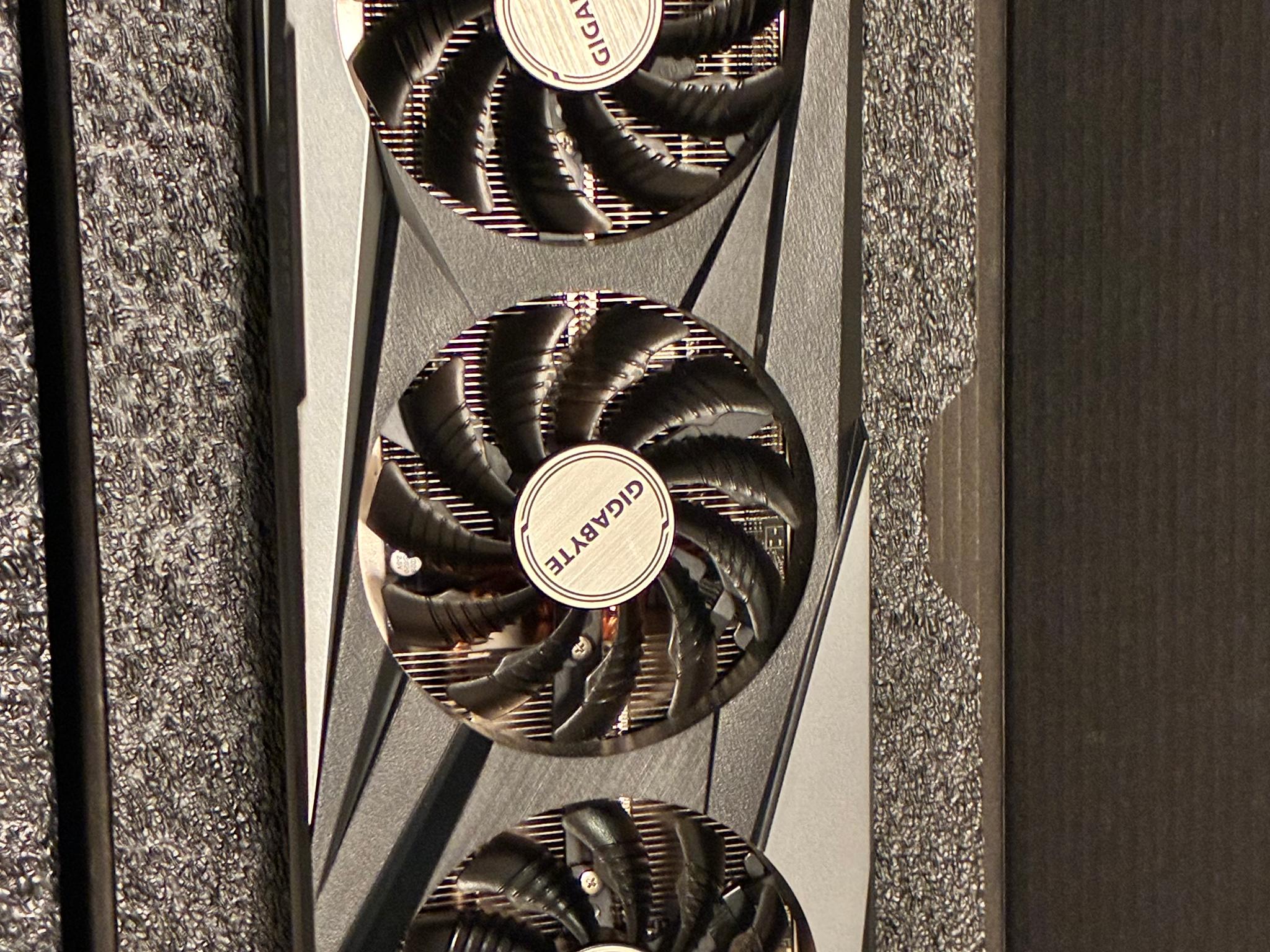 GIGABYTE GAMING OC Radeon RX 7600
