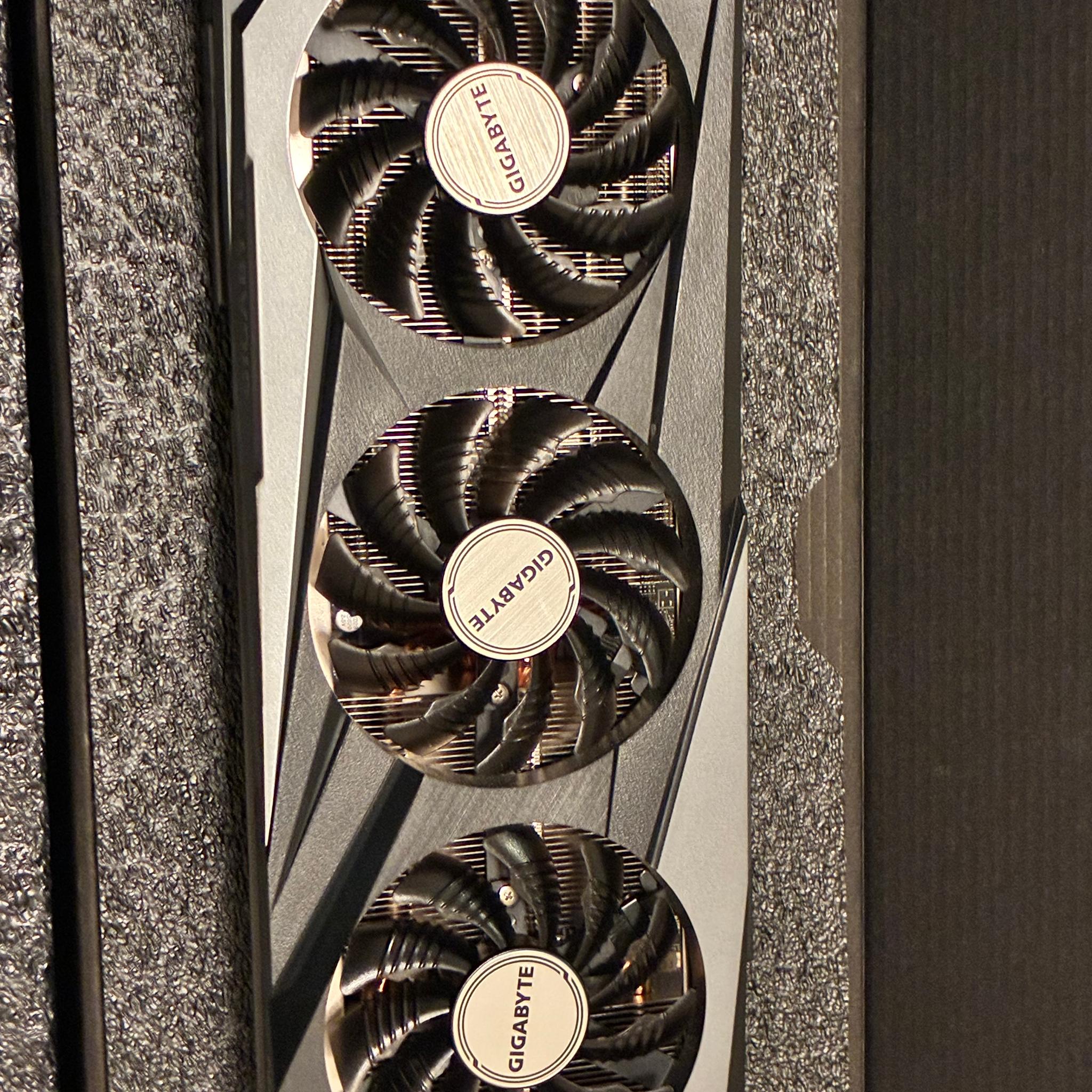 GIGABYTE GAMING OC Radeon RX 7600