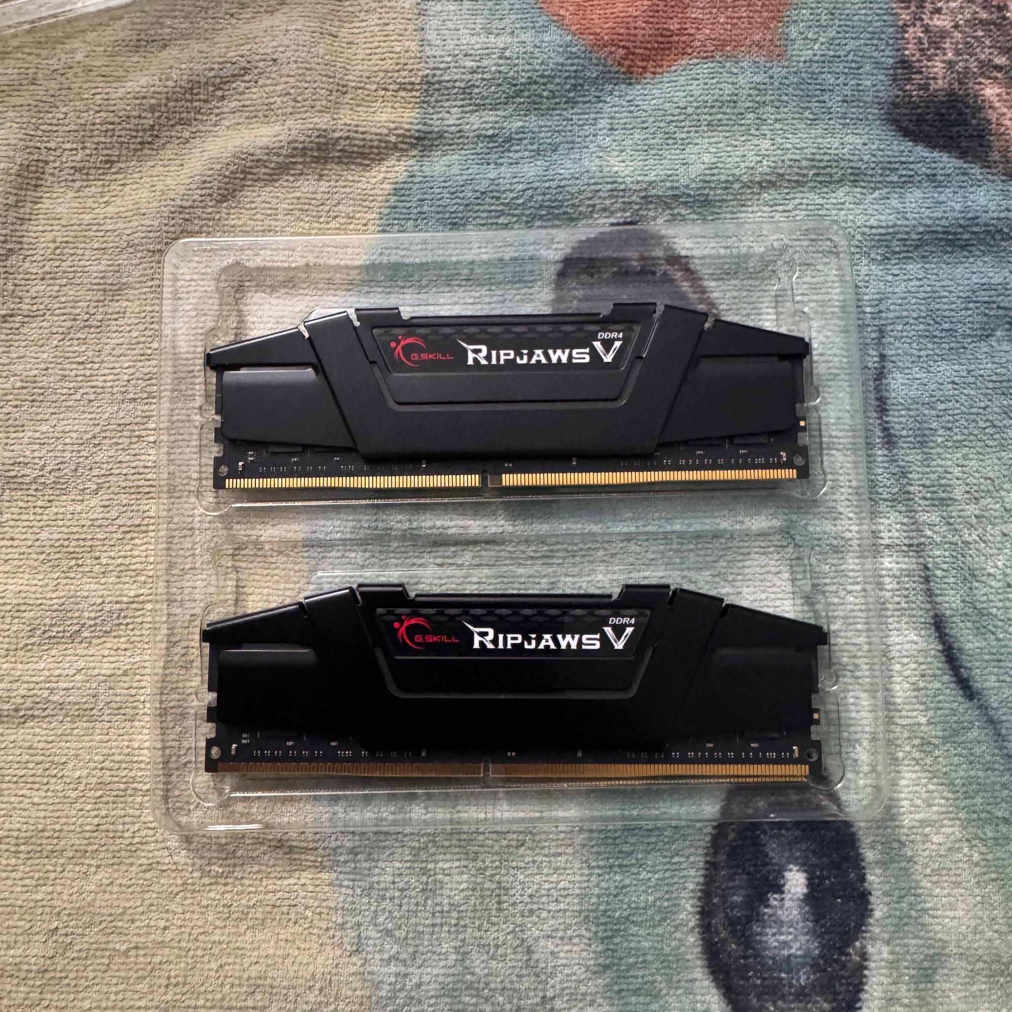 G.Skill Ripjaws V 32GB DDR4 RAM kit (2x16GB)