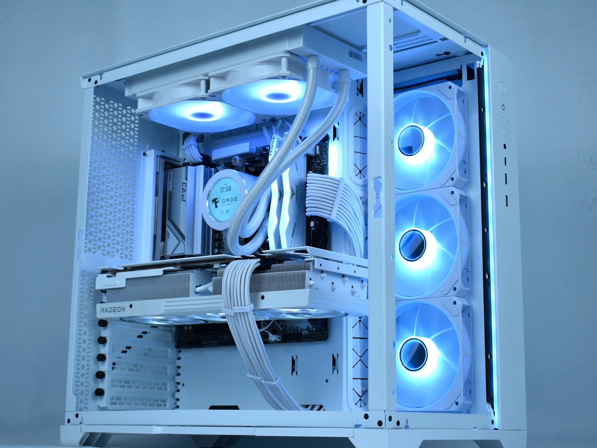 ❄️WHITE OUT❄️ 4K Ultra Gaming/Streaming PC | Ryzen 7 7700, AMD RX 7900XT, 2TB NVME, 32GB DDR5, WiFi