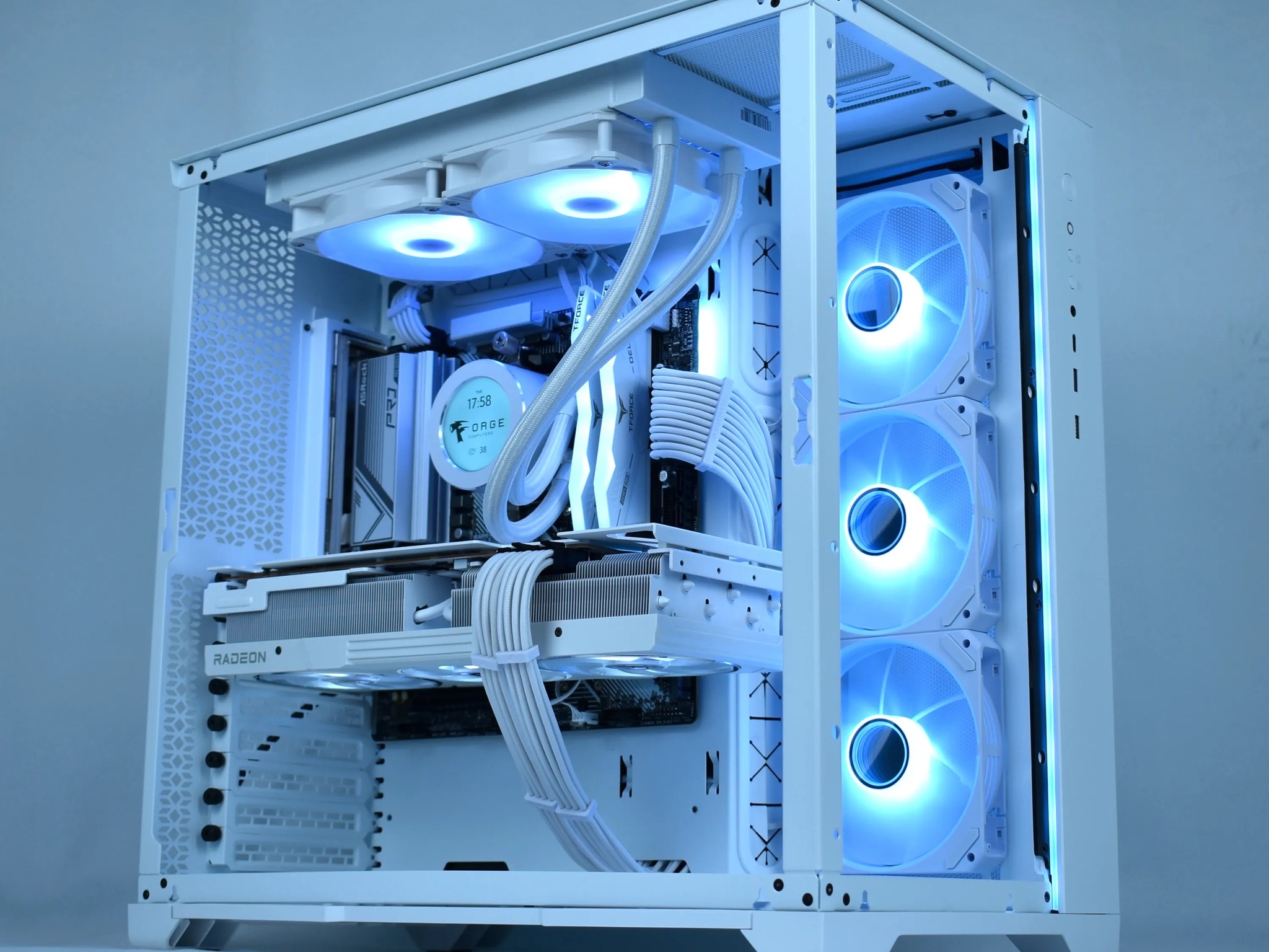 ❄️WHITE OUT❄️ 4K Ultra Gaming/Streaming PC | Ryzen 7 7700, AMD RX 7900XT, 2TB NVME, 32GB DDR5, WiFi