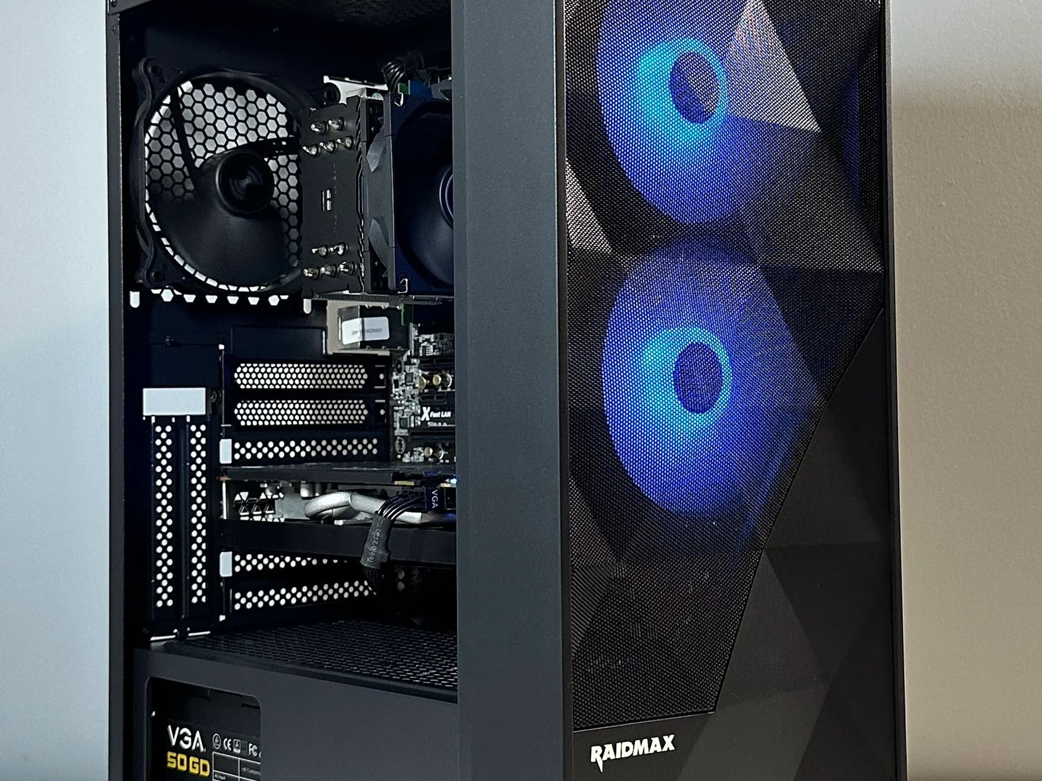 RX 580 8GB | INTEL i7-3820 | 16GB RAM | 480GB SSD | Custom RGB Gaming PC WIFI WIN10