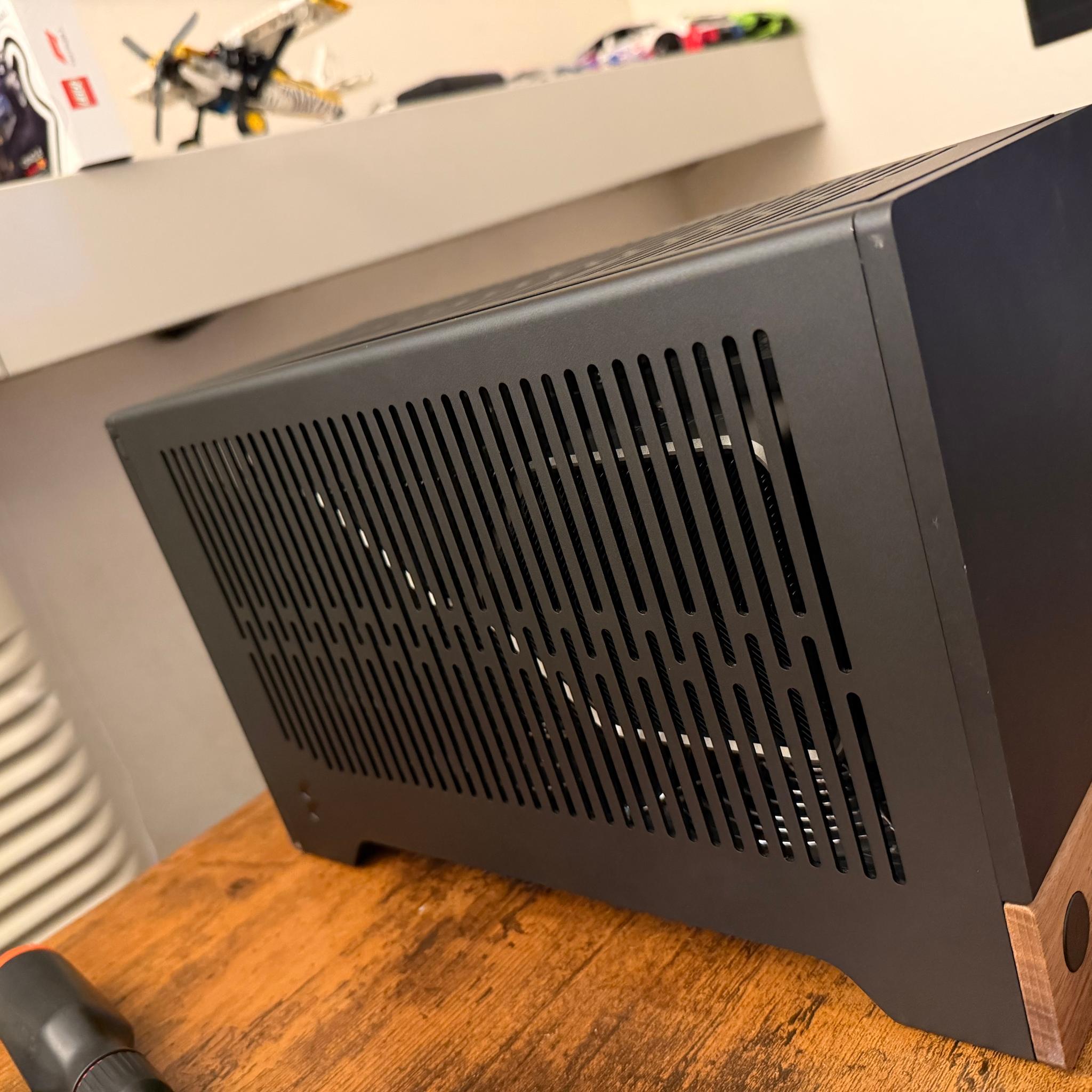 SFF Fractal Terra build - AMD Ryzen 5 7600 + RTX 3080 + 32GB DDR5 + 1TB M.2