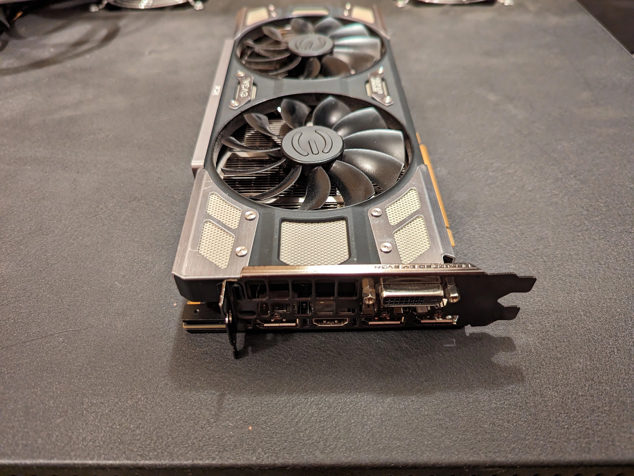 EVGA GeForce GTX 1070 Ti 8 GB FTW2 GAMING iCX Video Card