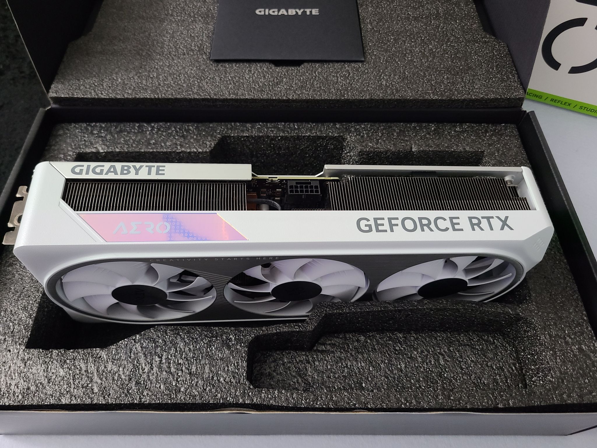 GIGABYTE AERO OC GeForce RTX 4070 SUPER (White)