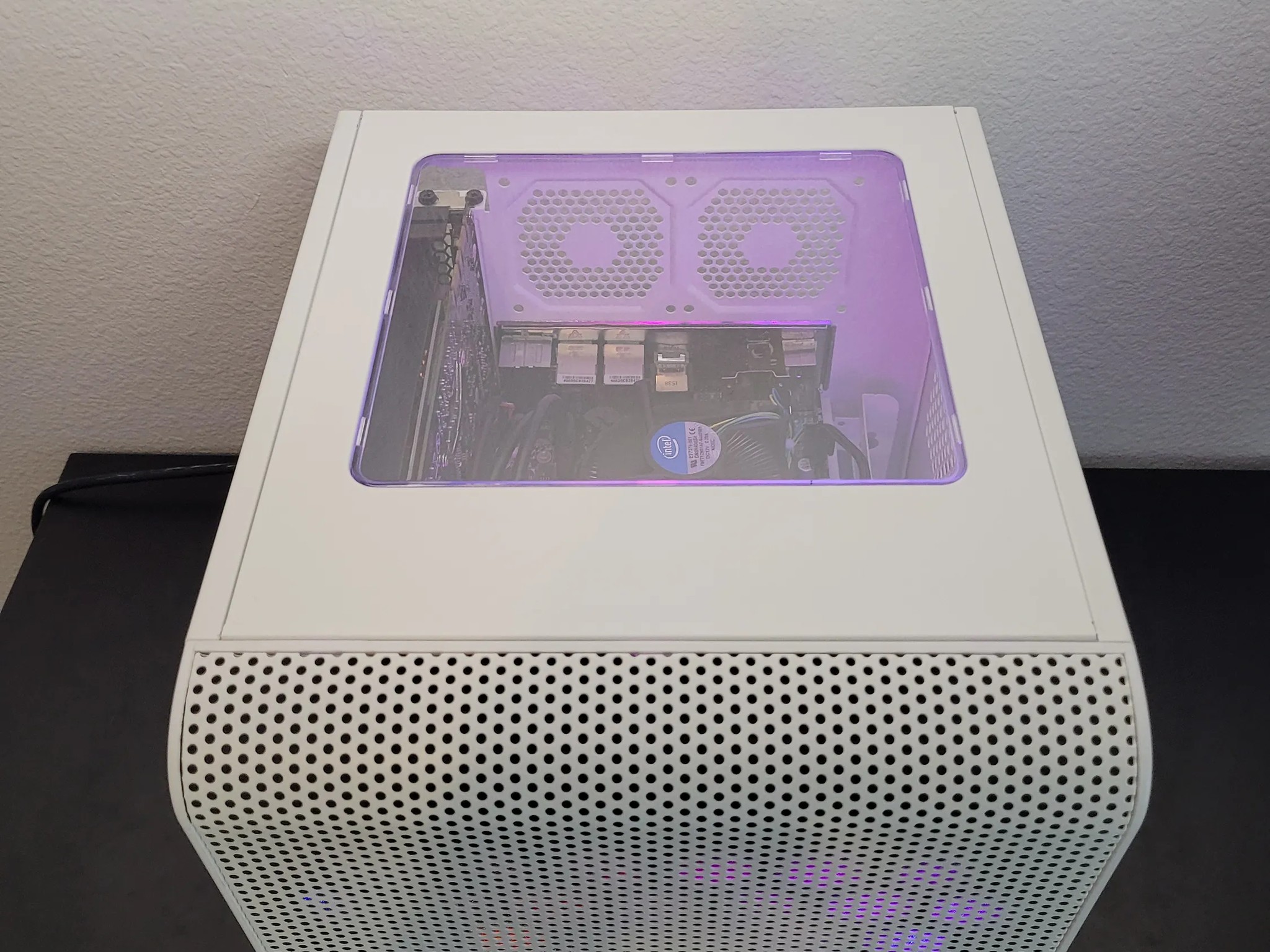 ❄️Snowball ❄️ITX // i7 6700 // GTX 1070 8GB // 16GB DDR4 // 1TB SSD