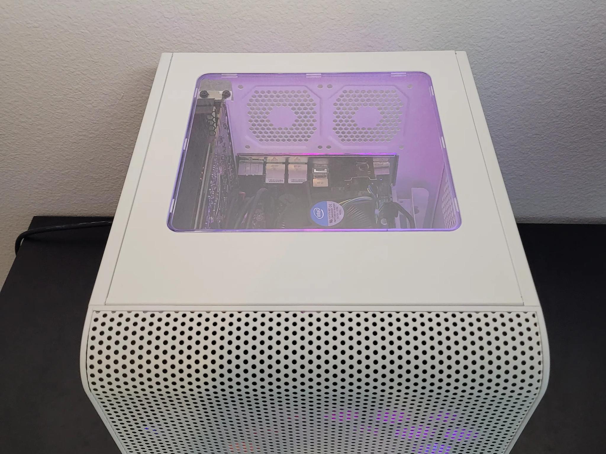 ❄️Snowball ❄️ITX // i7 6700 // GTX 1070 8GB // 16GB DDR4 // 1TB SSD