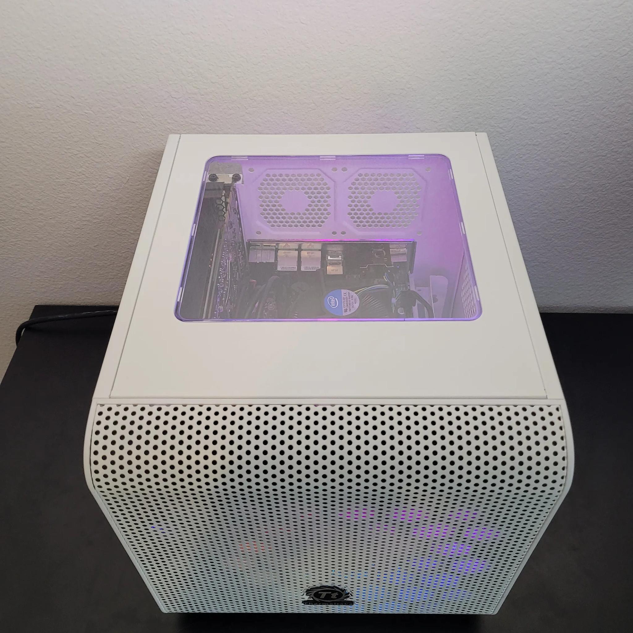 ❄️Snowball ❄️ITX // i7 6700 // GTX 1070 8GB // 16GB DDR4 // 1TB SSD