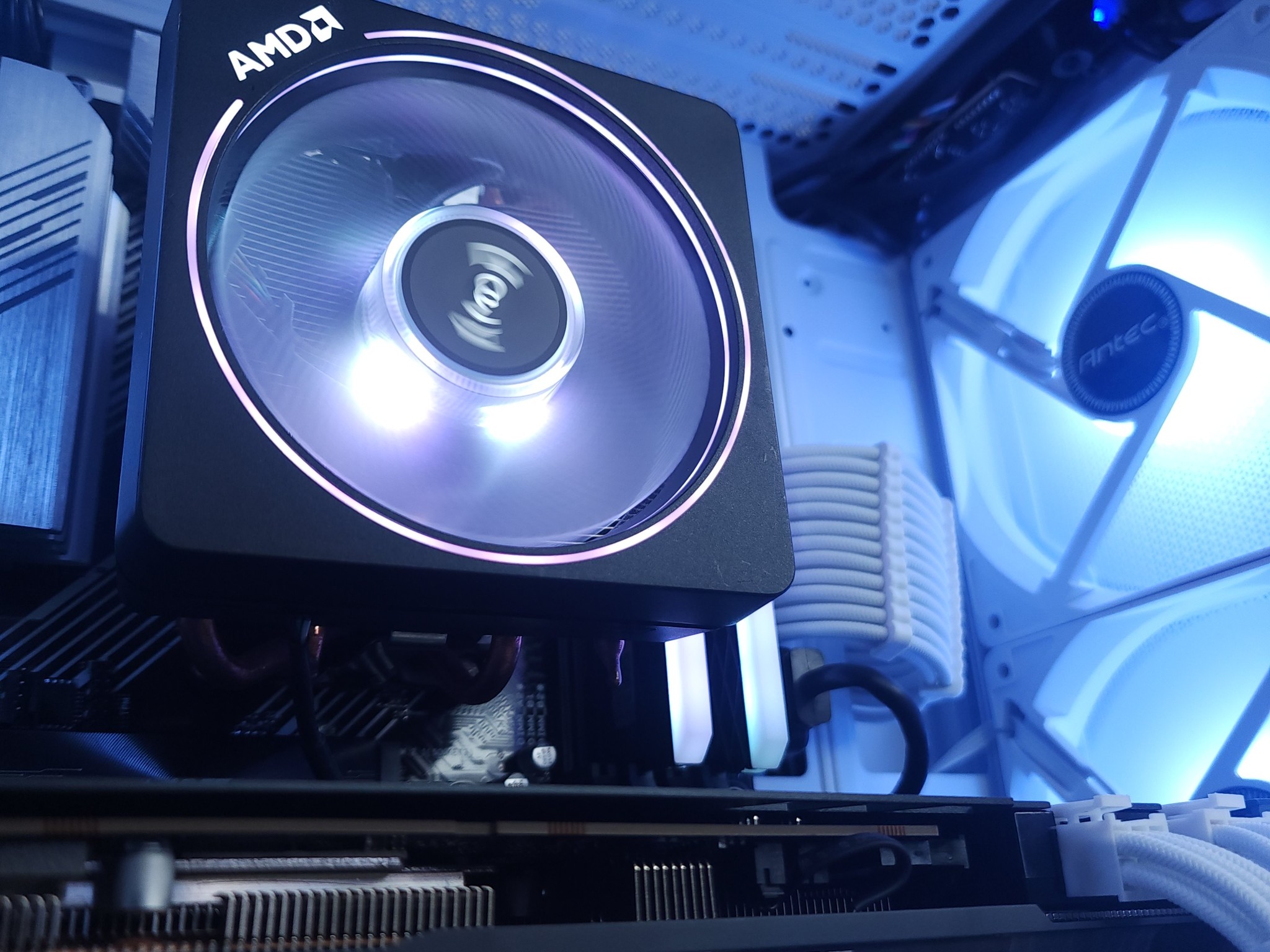 💙🤍RTX 3070 | Ryzen 5 5600G | 16GB 3200MHz | 1TB NVMe SSD
