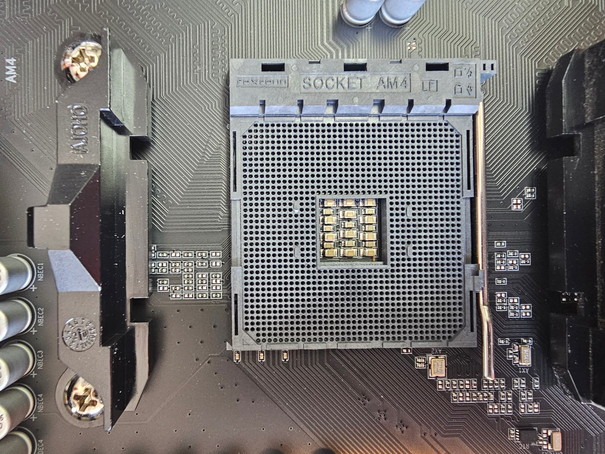 GIGABYTE X570 AORUS ELITE WIFI