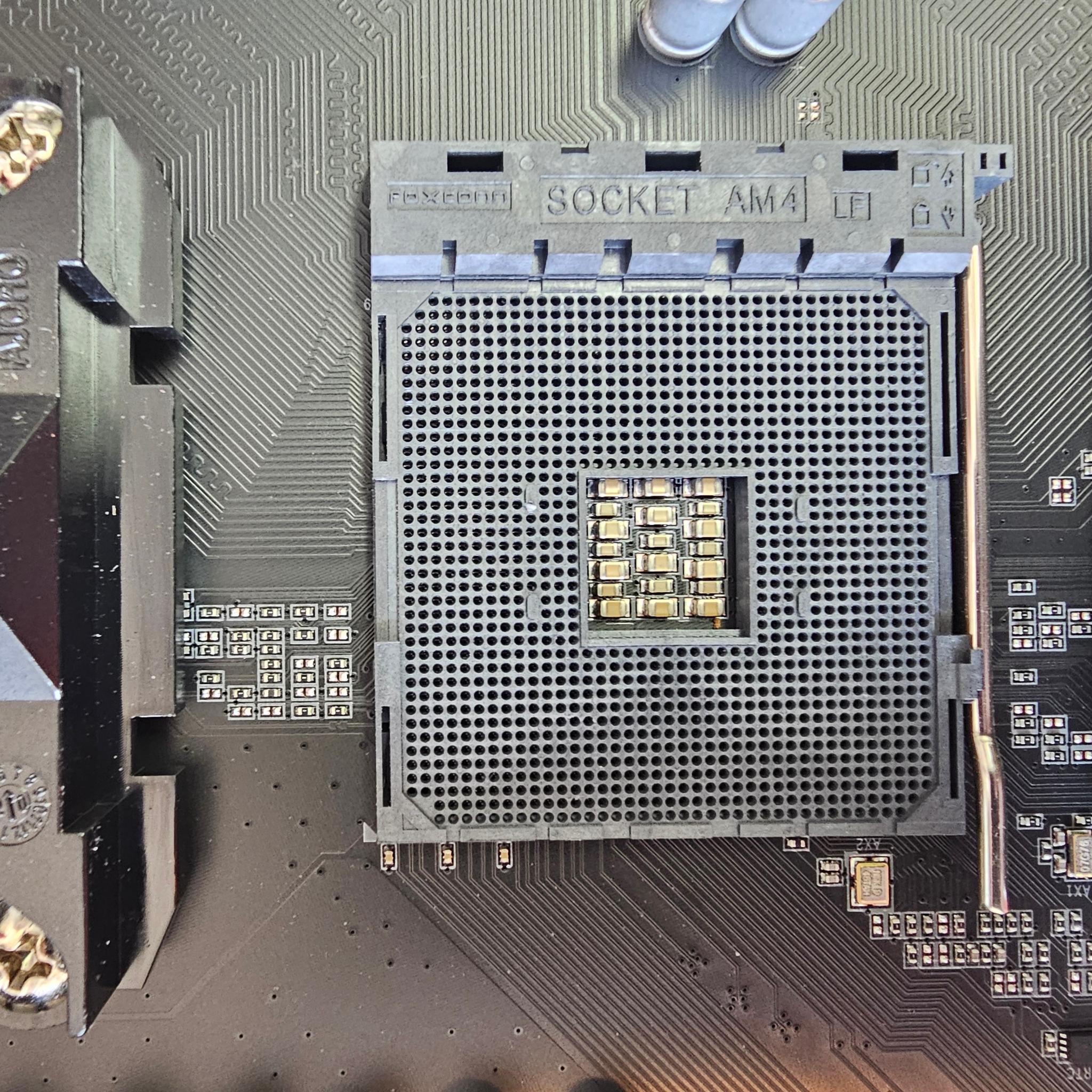 GIGABYTE X570 AORUS ELITE WIFI