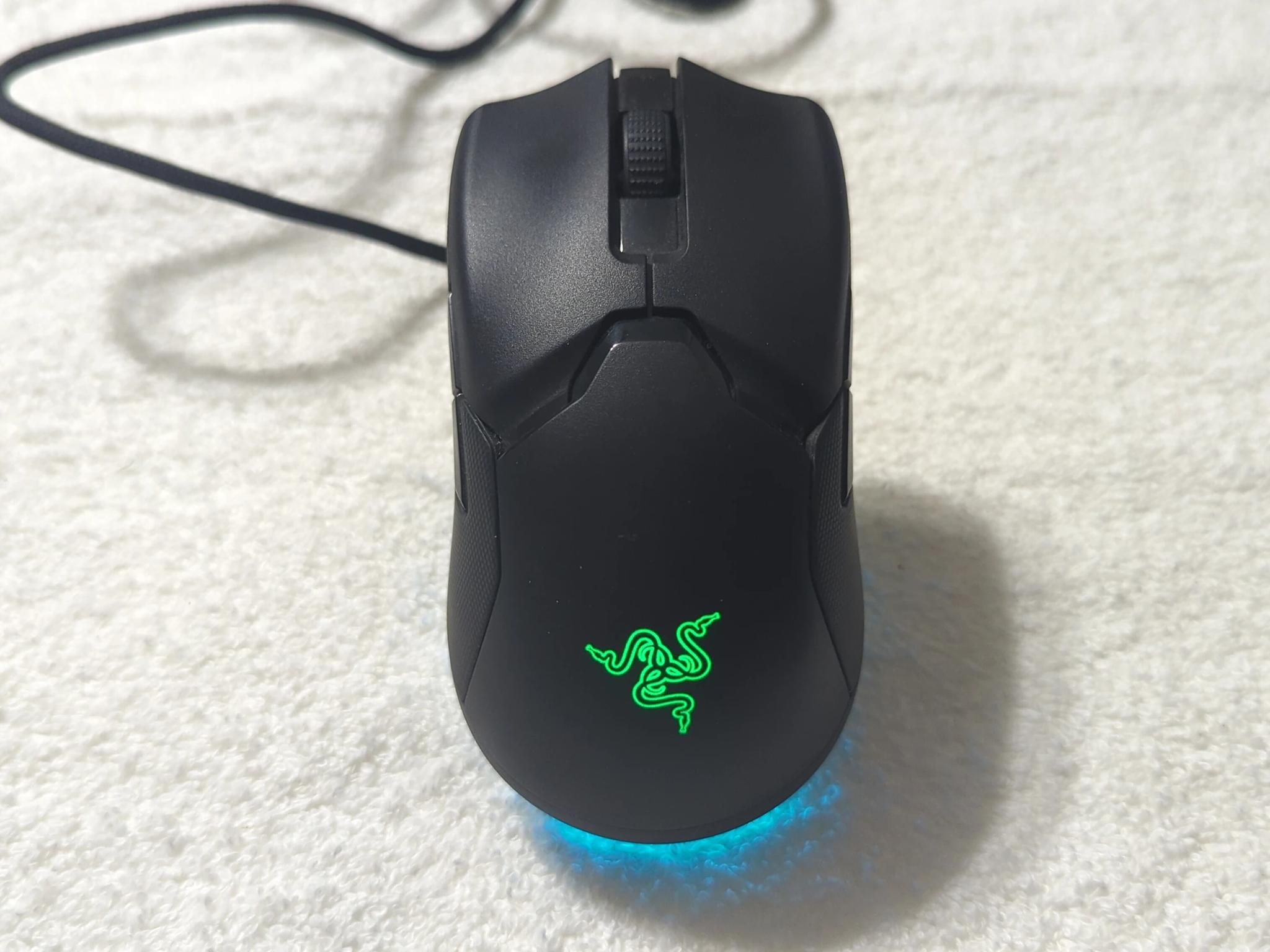 Razer Viper Ultimate wireless with charging stand in excellent condition and barely used!