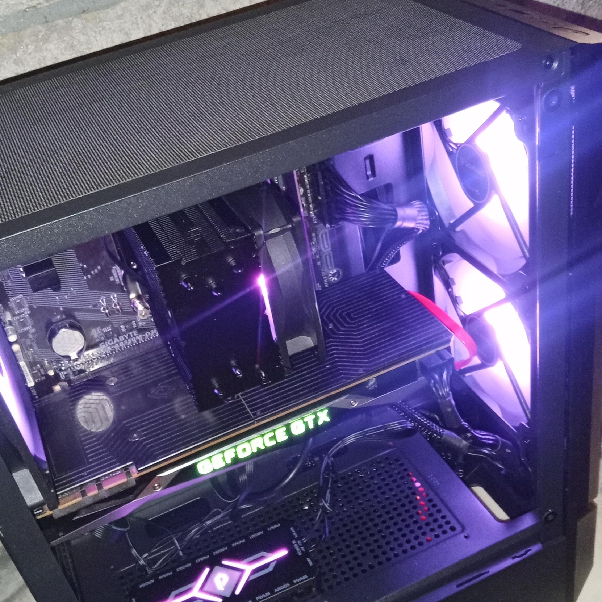 Gaming Pc/Ryzen 5 1600/Gtx 1080/512 SSD/16GB DDR 4/600W PSU/WIN11 PRO/WIFI