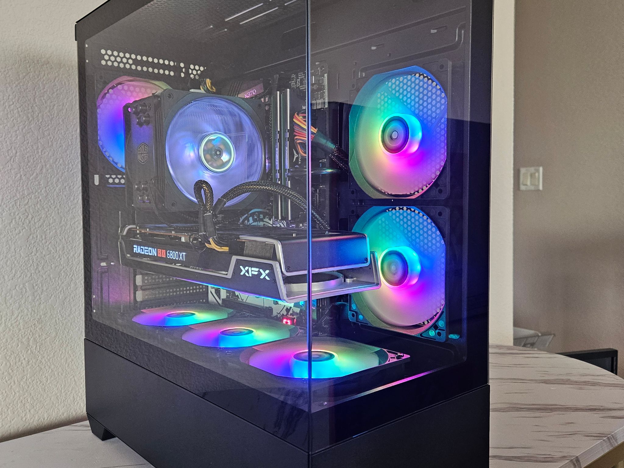 Gaming PC Ryzen 5 5600x RX 6800XT 32GB RAM 500GB+4TB WI-FI