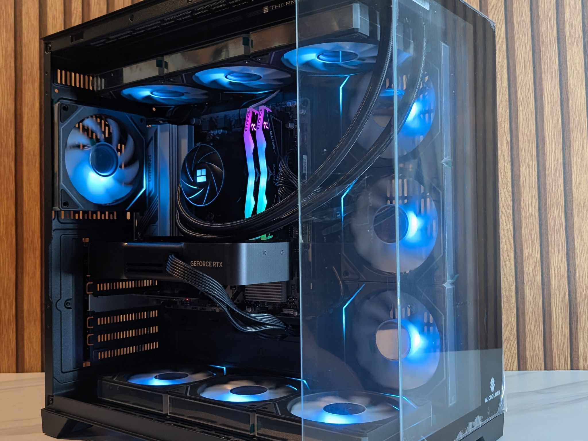 RTX 5070 FE | RYZEN 5 7600X | 1TB SSD | 16GB DDR5 | 650W | 360MM AIO