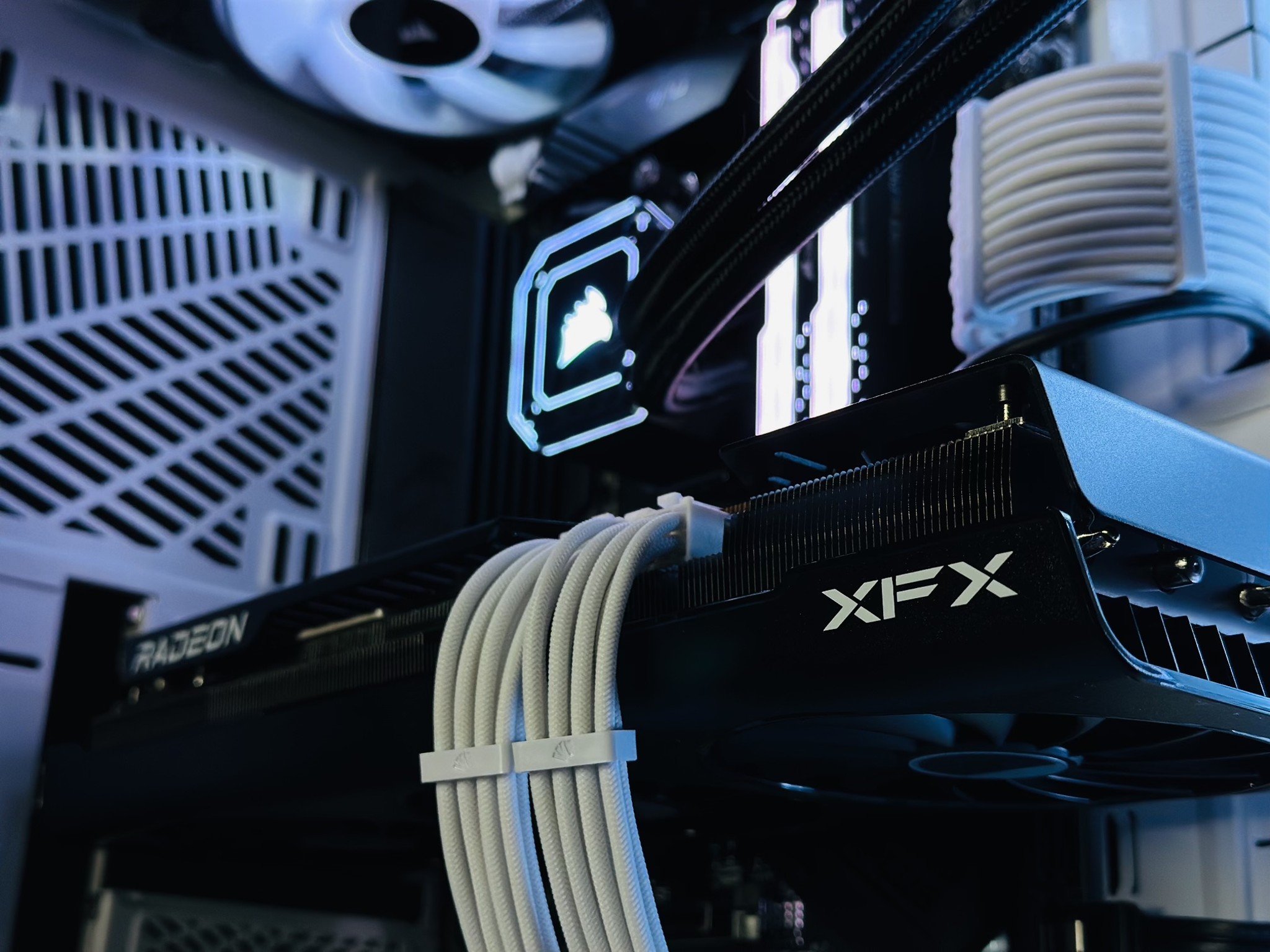 👻🌫️ | 1440p/4K Gaming PC | AMD Ryzen 7 5800x, 7800xt, WiFi 6, 32gb