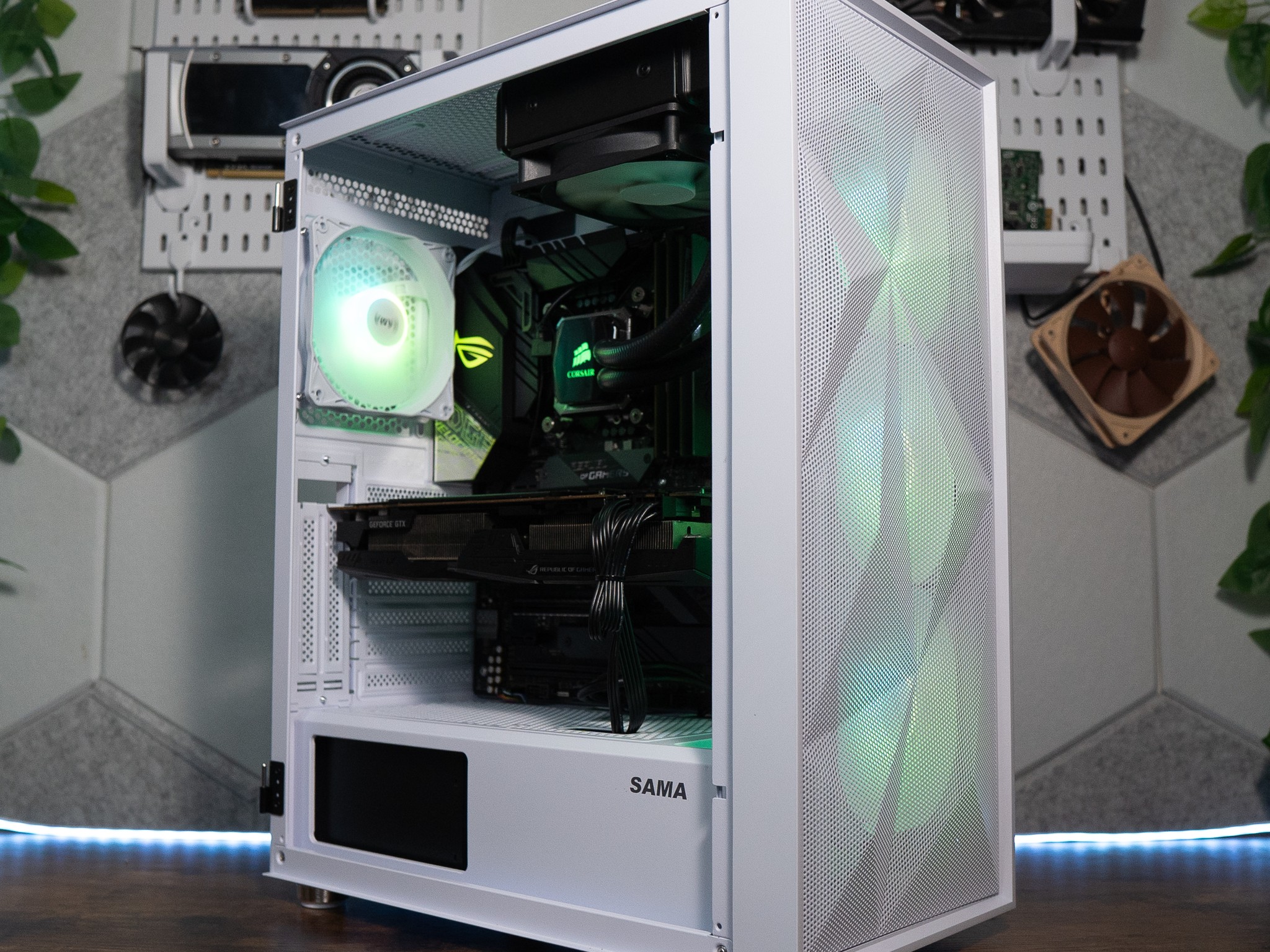 🌨🌨 | ASUS GTX 1080Ti 11GB | INTEL i7 8700 | 32GB DDR4 RAM | 1.5TB | Arctic Snow