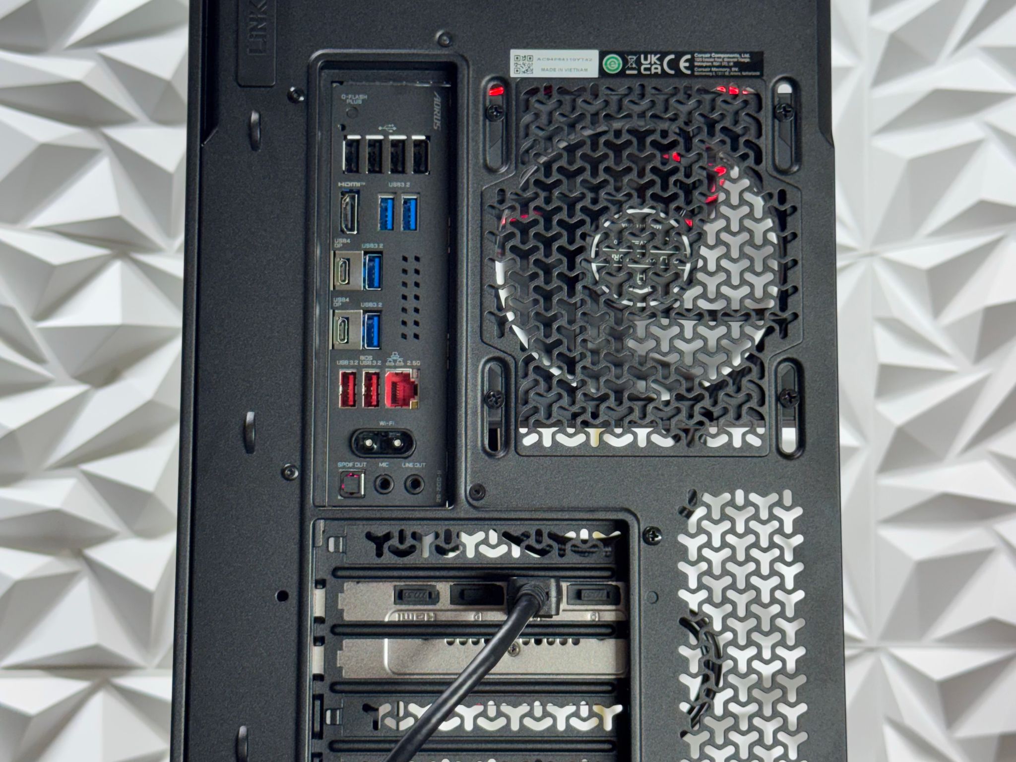Ryzen 7 9850X3D / RTX 5070 Ti / 32GB 6400MTs DDR5 / 2TB Nvme ssd / 850w psu / X870E Motherboard