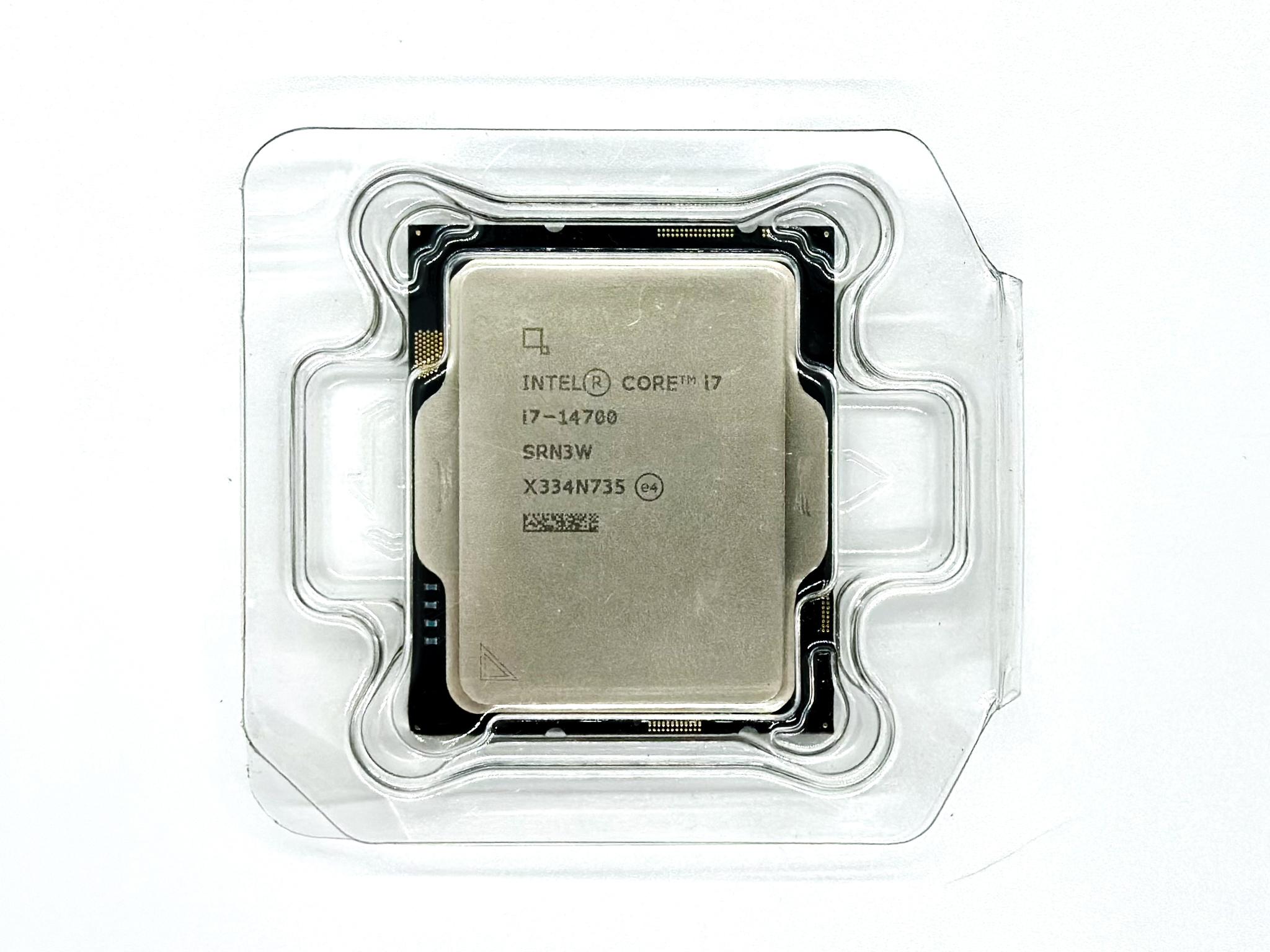 Intel Core i7-14700  Processor 20 cores (8 P-cores + 12 E-cores) up to 5.4 GHz