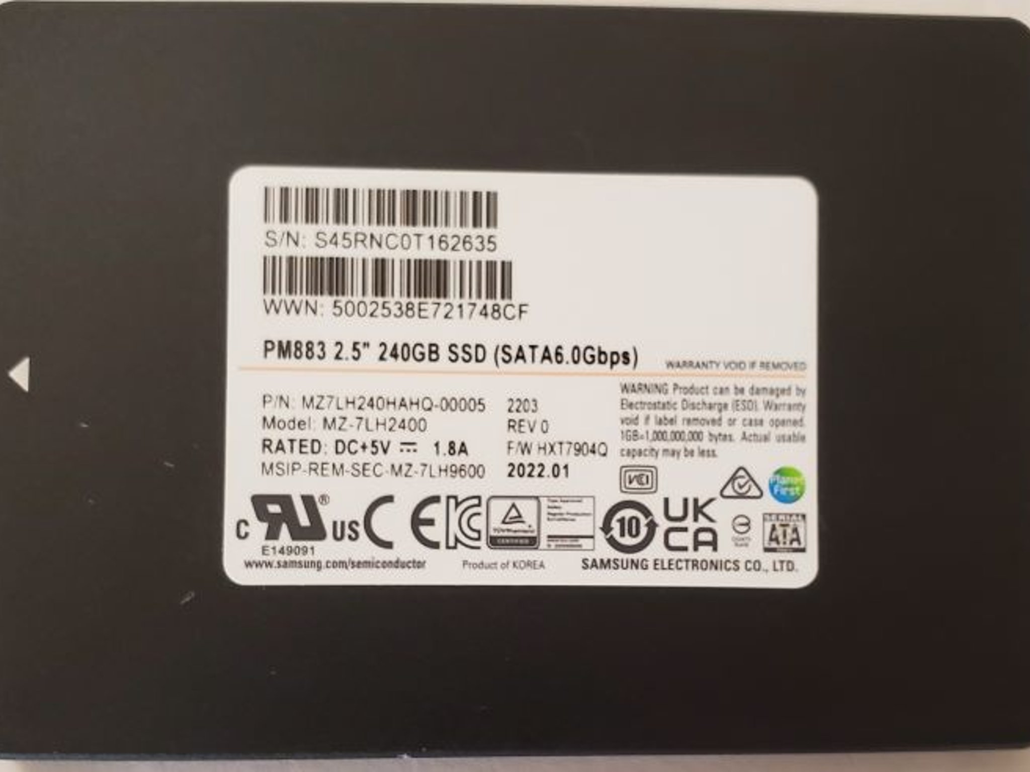 Samsung PM883 MZ-7LH2400 / MZ7LH240HAHQ-00005 240GB SATA RI Solid State Drive