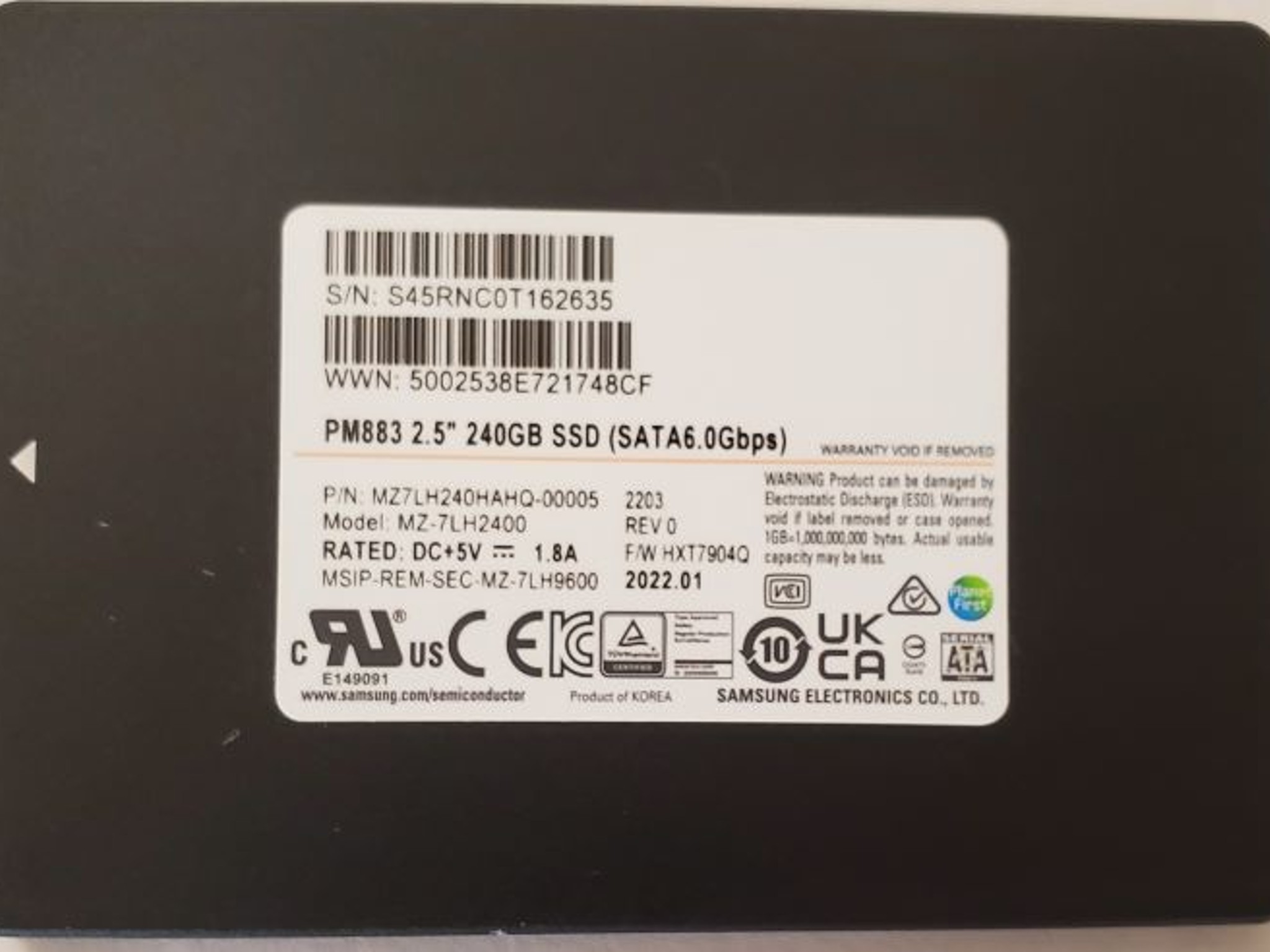 Samsung PM883 MZ-7LH2400 / MZ7LH240HAHQ-00005 240GB SATA RI Solid State Drive