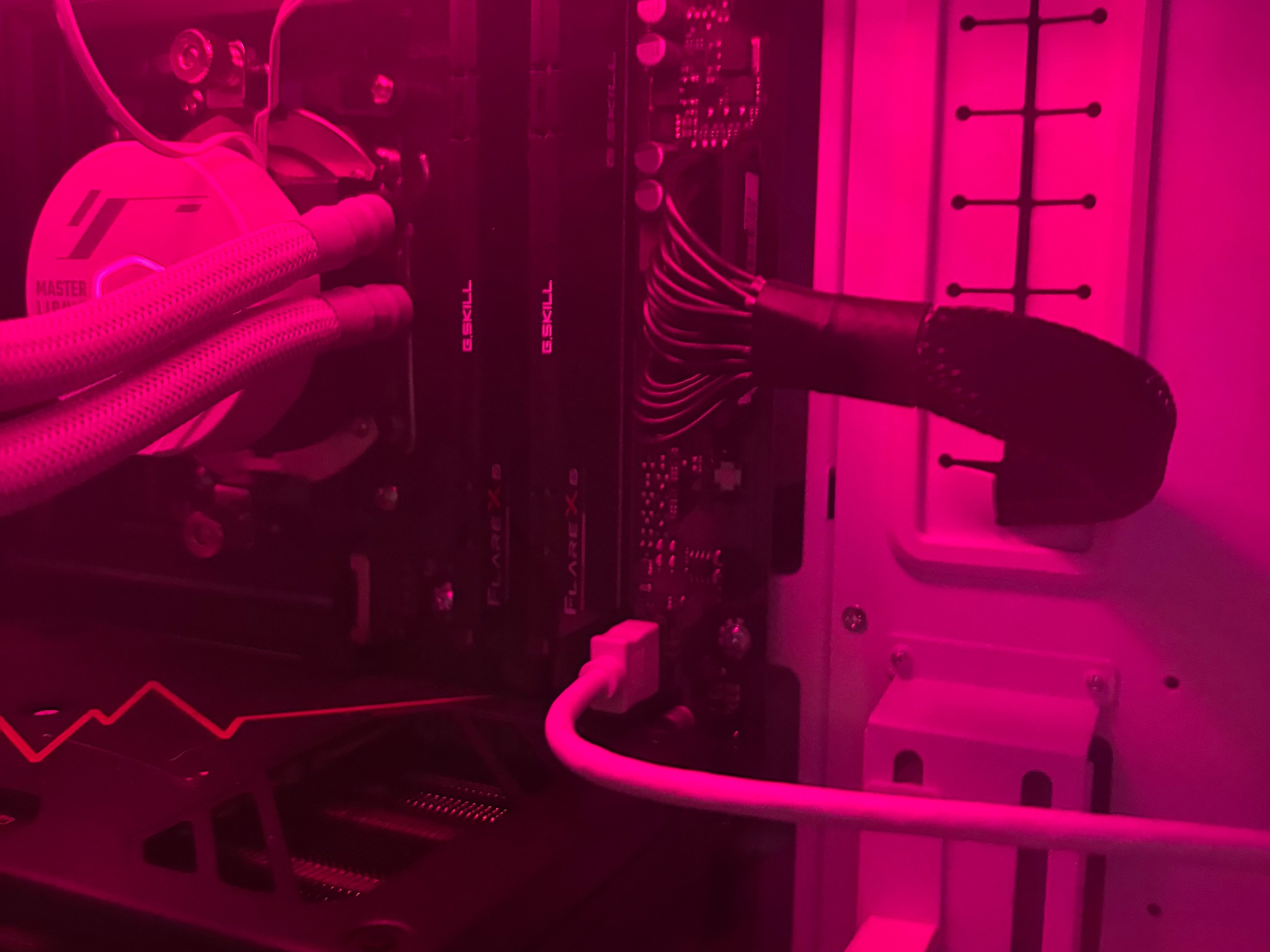 Radeon RX 9060 XT 16GB Custom Gaming PC - Ryzen 7 7700X, 32GB RAM, 2TB NVMe SSD