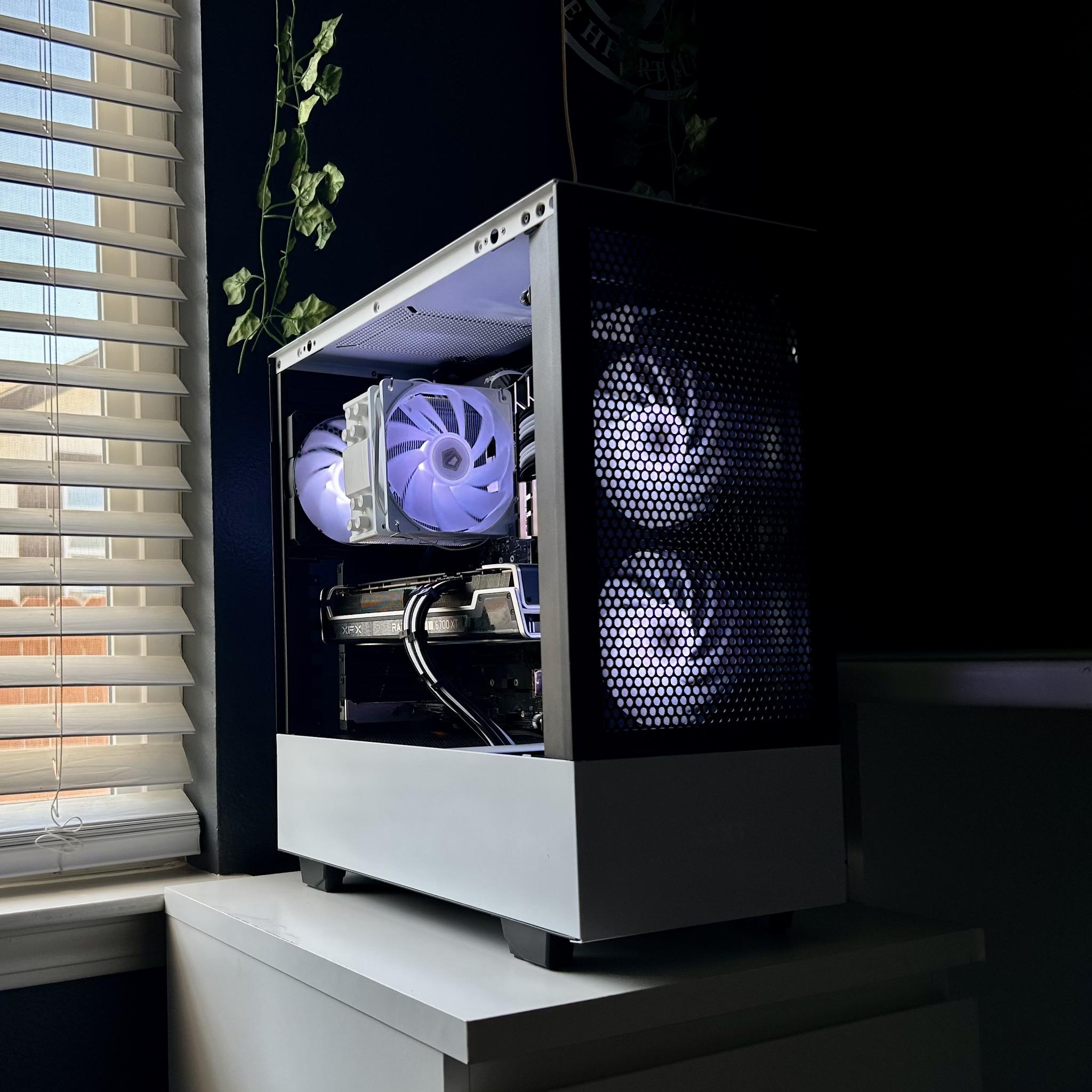 ⚫🟣⚪️ XFX RX 6700XT 12GB // Intel i5 11400F