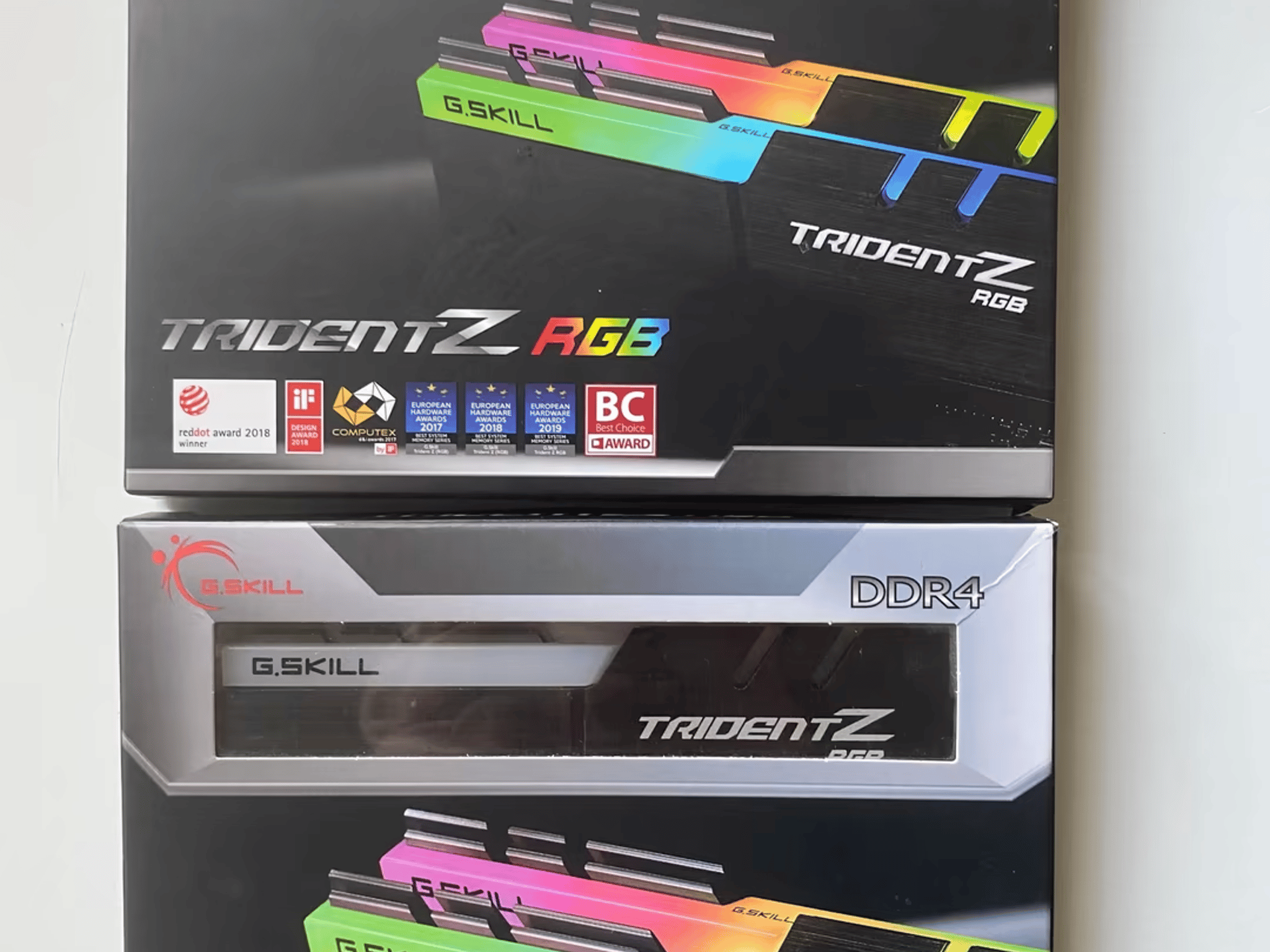 Trident Z RGB Ram 4x8GB (32GB) 4266Mhz C19 (19-19-19-36) 1.4V B.Die