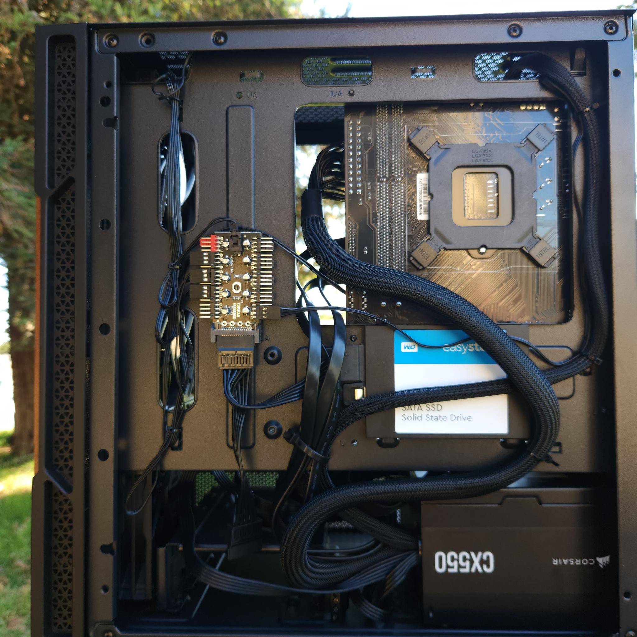 Minimalist Gaming PC – GTX 970 | 16GB RAM | 240GB SSD | Windows 11 Pro