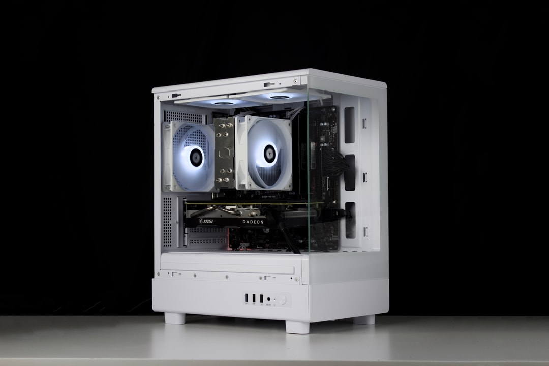 ゲーミングpc rx5700xt Ryzen5 3600 SSD512GB 🧊❄️🧊 White Gaming PC – RX 5700 XT, Ryzen 5 3600, 16GB RAM